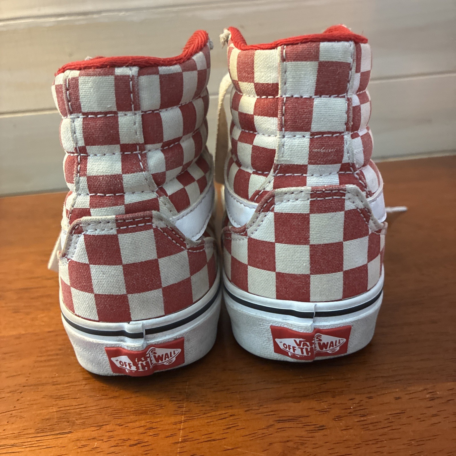 VANS Red White Checkerboard Canvas High Top Lace-Up Women’s Size 6 Sneakers