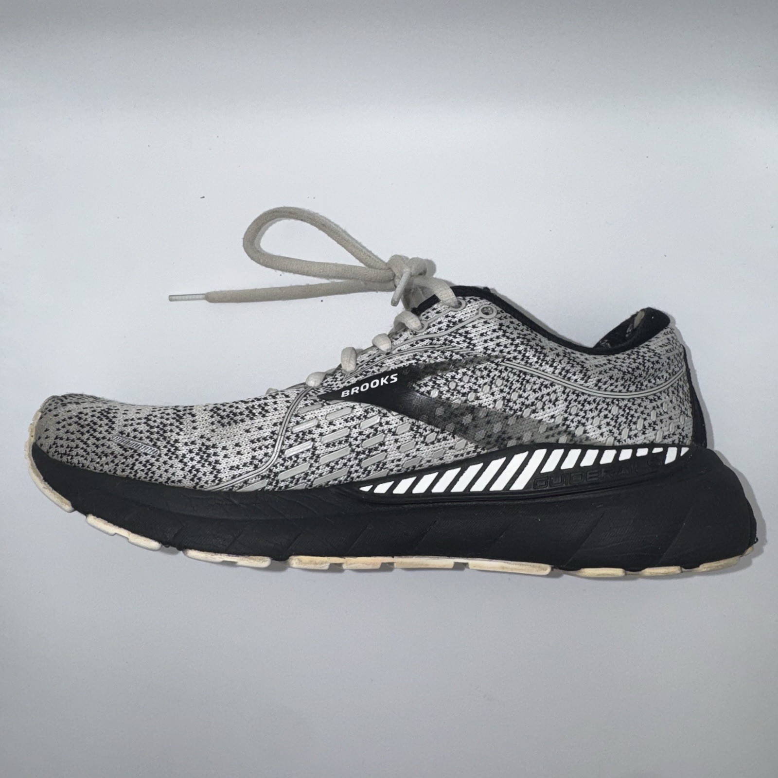 Brooks Adrenaline GTS 21 Women’s 7.5 Running Shoes READ Mismatched Pair