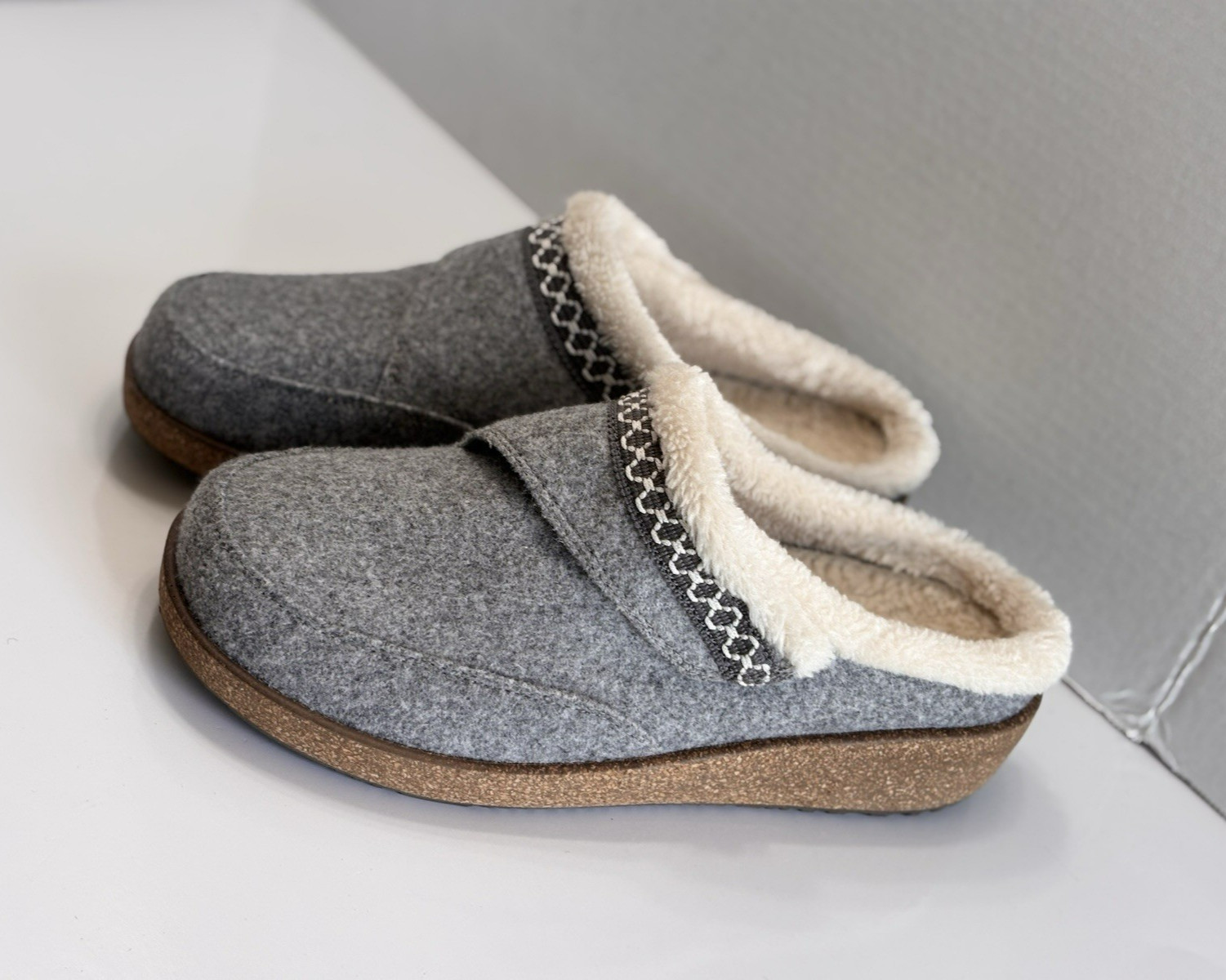 OrthoFeet Clara Orthopedic Adjustable Mule Women’s 9.5 Wide Grey Wedge Slippers