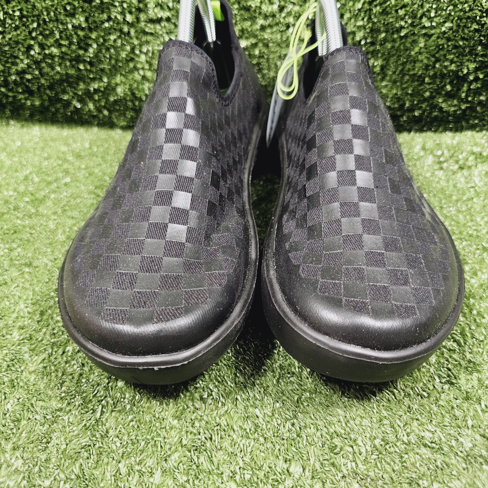 OOFOS Oomg Eezee Low Checkered Slip On Comfort Athletic Shoes Womens Size 11