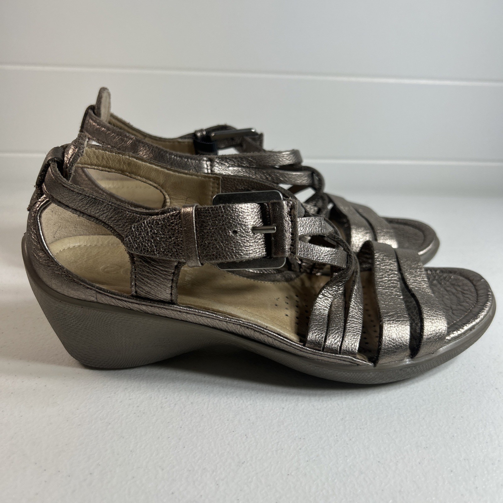 ECCO Sandals Women’s Size 5.5 Metallic Gold Copper Leather Strappy Wedge