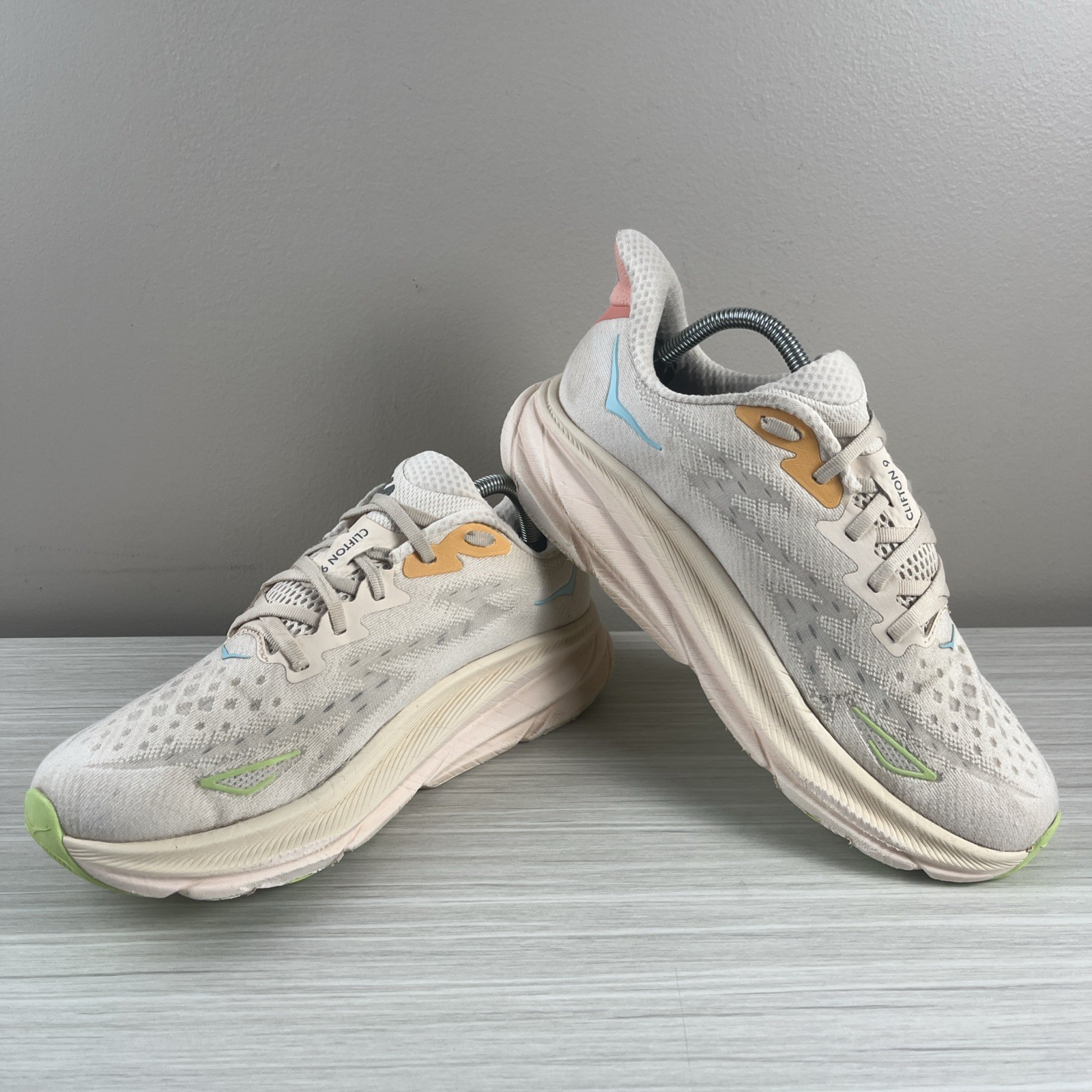 HOKA Clifton 9 Wide Shoes Womens Sz 10 Low Top Vanilla Astral Beige Mesh 1132211