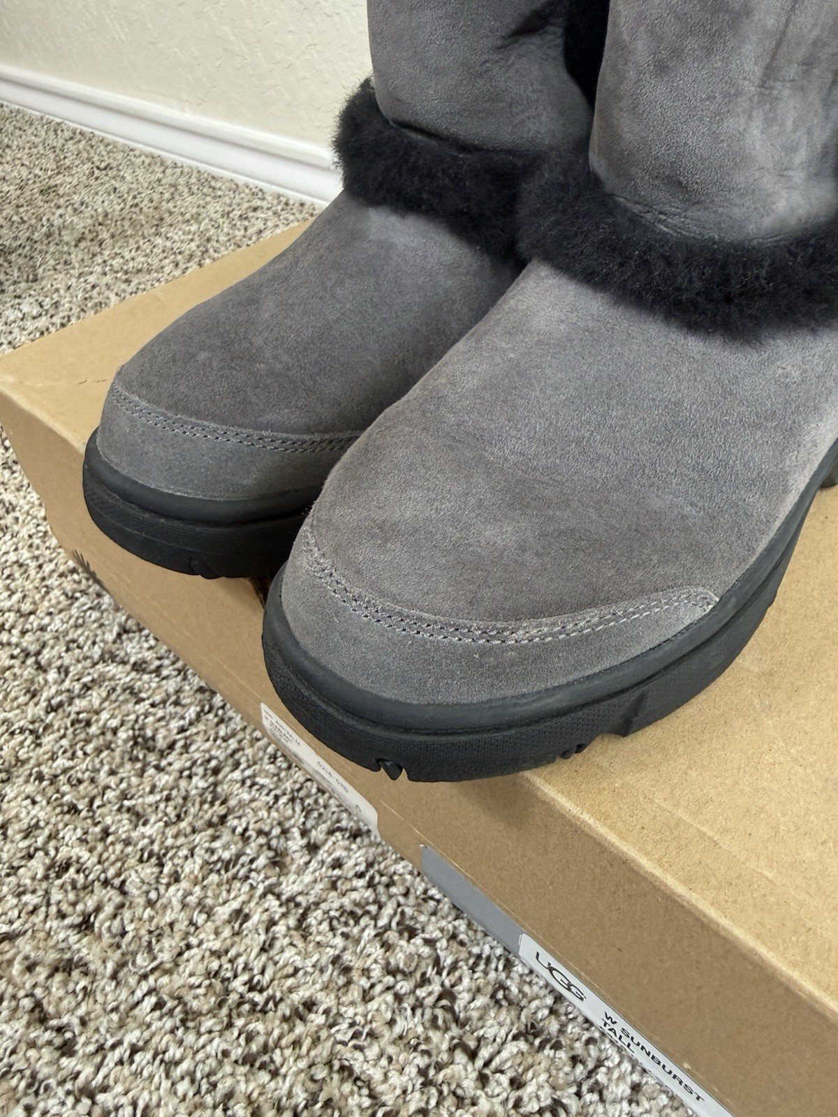 UGG Sunburst Grey Black Tall Shearling Boots Size 5 Winter Rubber Sole Womens
