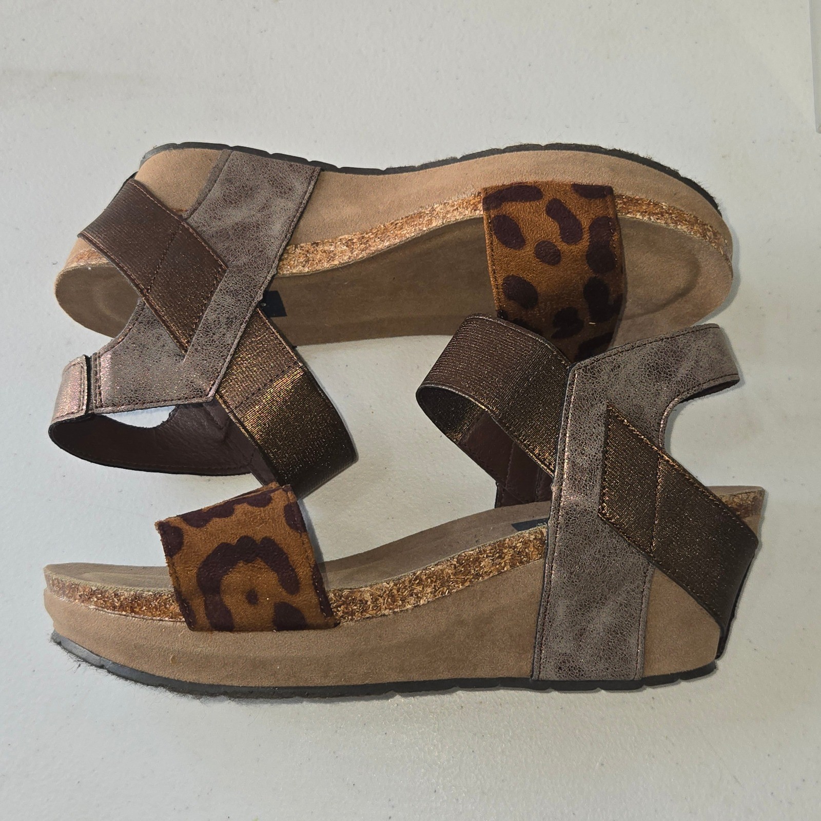 MISMATCH SIZES Natural Reflections Sanra Leopard Wedge Sandals left 8 right 7