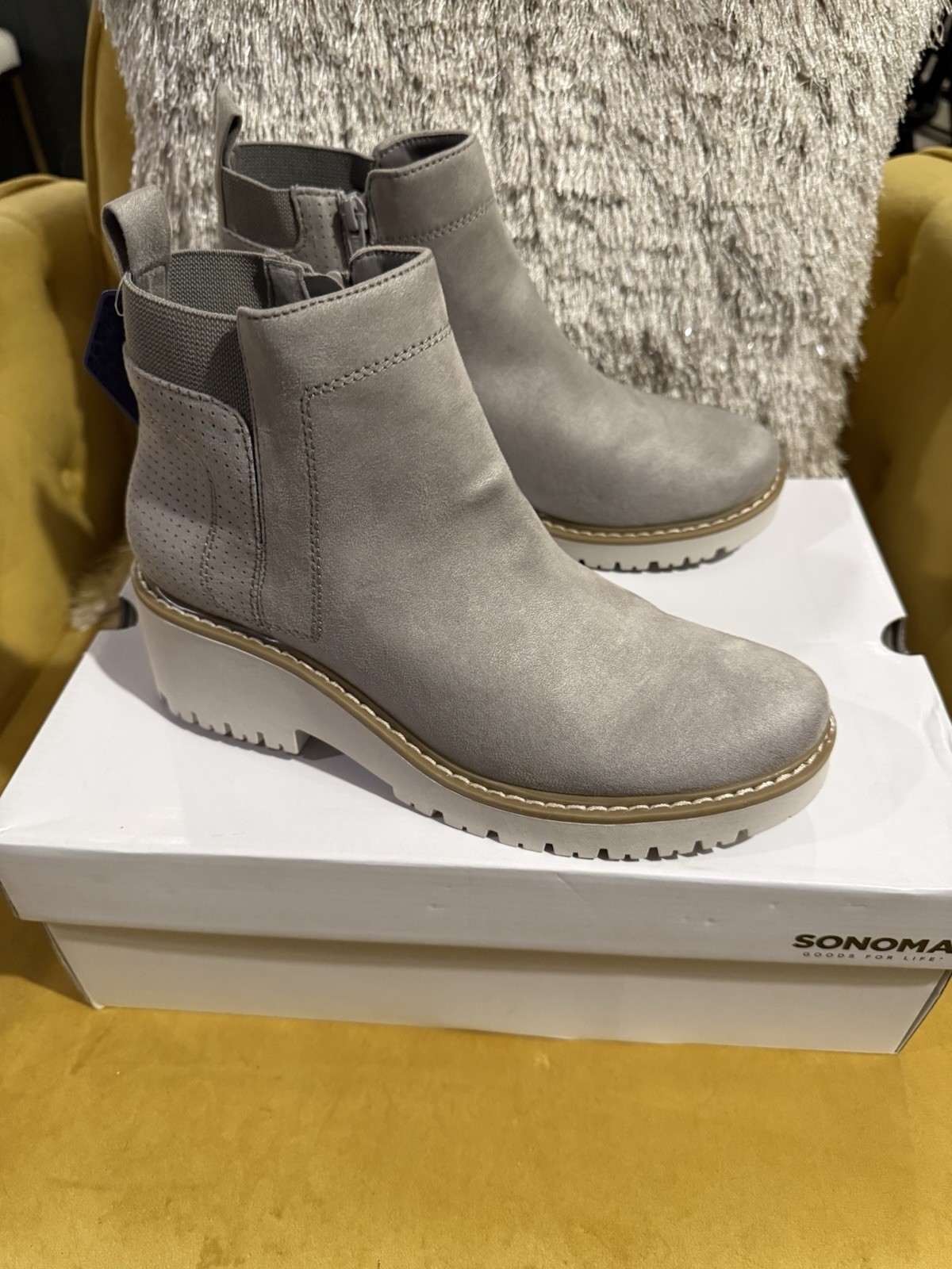 NIB Sonoma Ortholite ECO Banana Gray Faux Suede Chelsea Boot Bootie Womens 8.5M