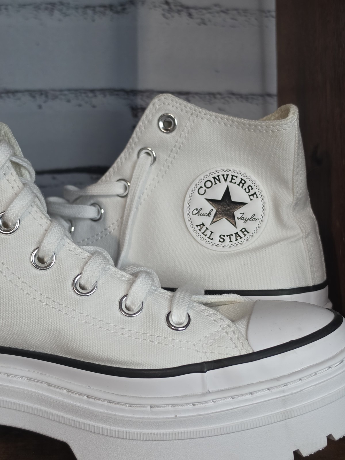 Converse Chuck Taylor All Star Lugged High Platform Women’s 7.5 White