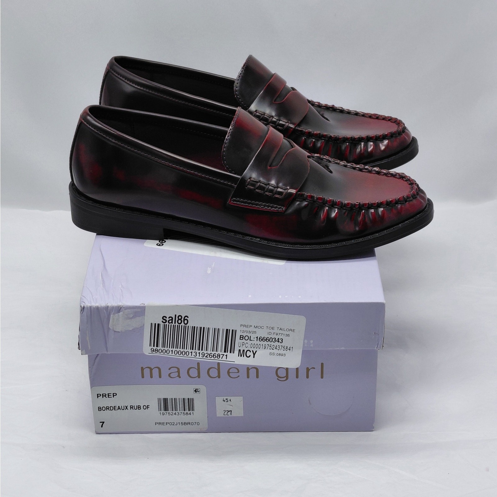 Madden Girl Penny Loafers Womens Sz 7 Y2K Burgundy Preppy Workwear Comfort Shoes