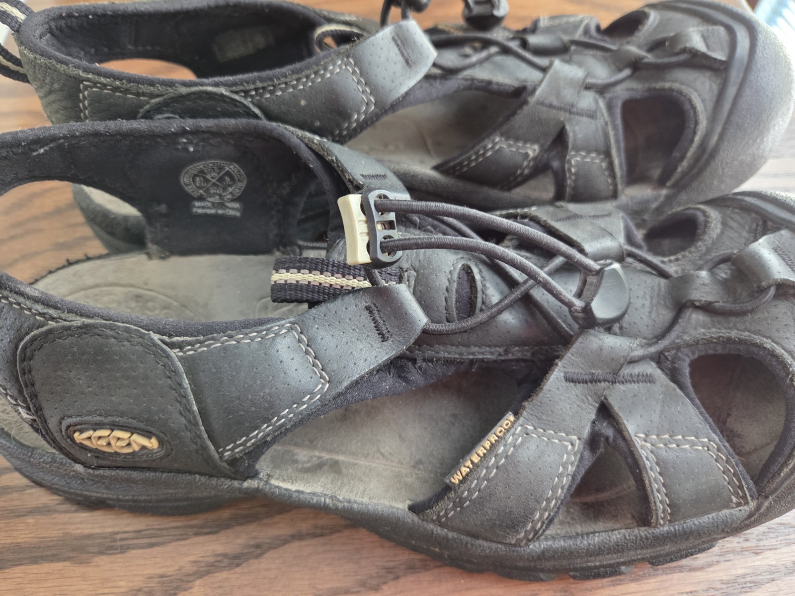 KEEN NEWPORT SANDALS ~ BLACK NUBUCK LEATHER ~ WMN 10.5 / MEN 9.5 ~ EUC+FREE S&H
