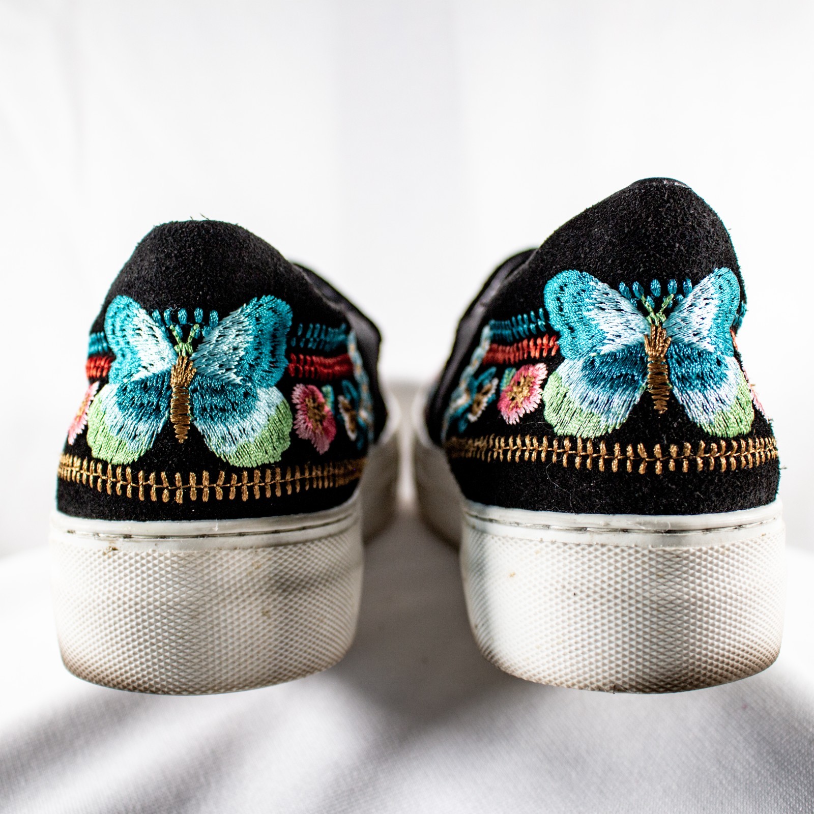 JOHNNY WAS Multicolor Floral Butterfly Embroidered Women Sneaker Shoes Size 8