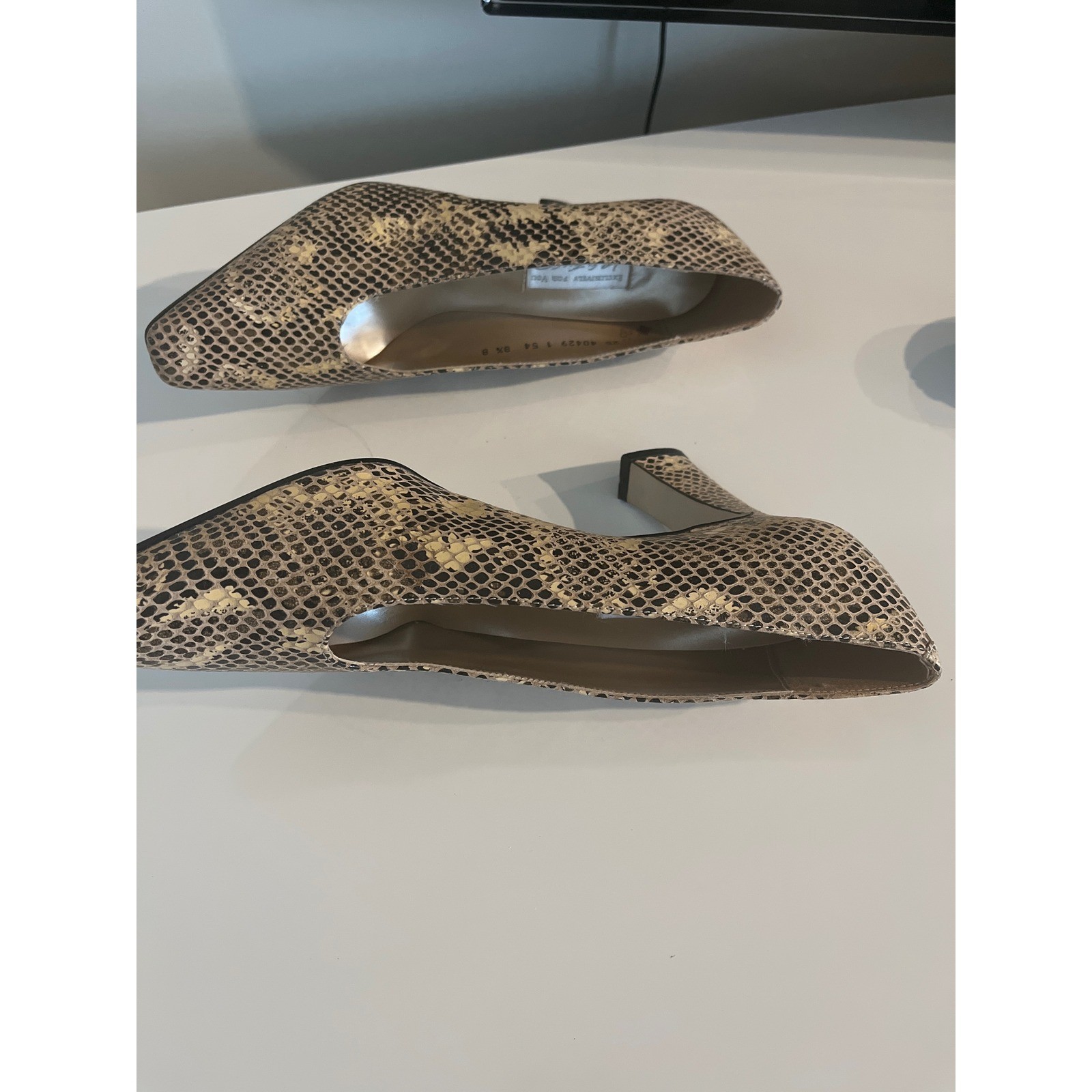 Made in Spain Snakeskin Embossed Leather Pointed Toe Pumps Tan Gold 8.5B