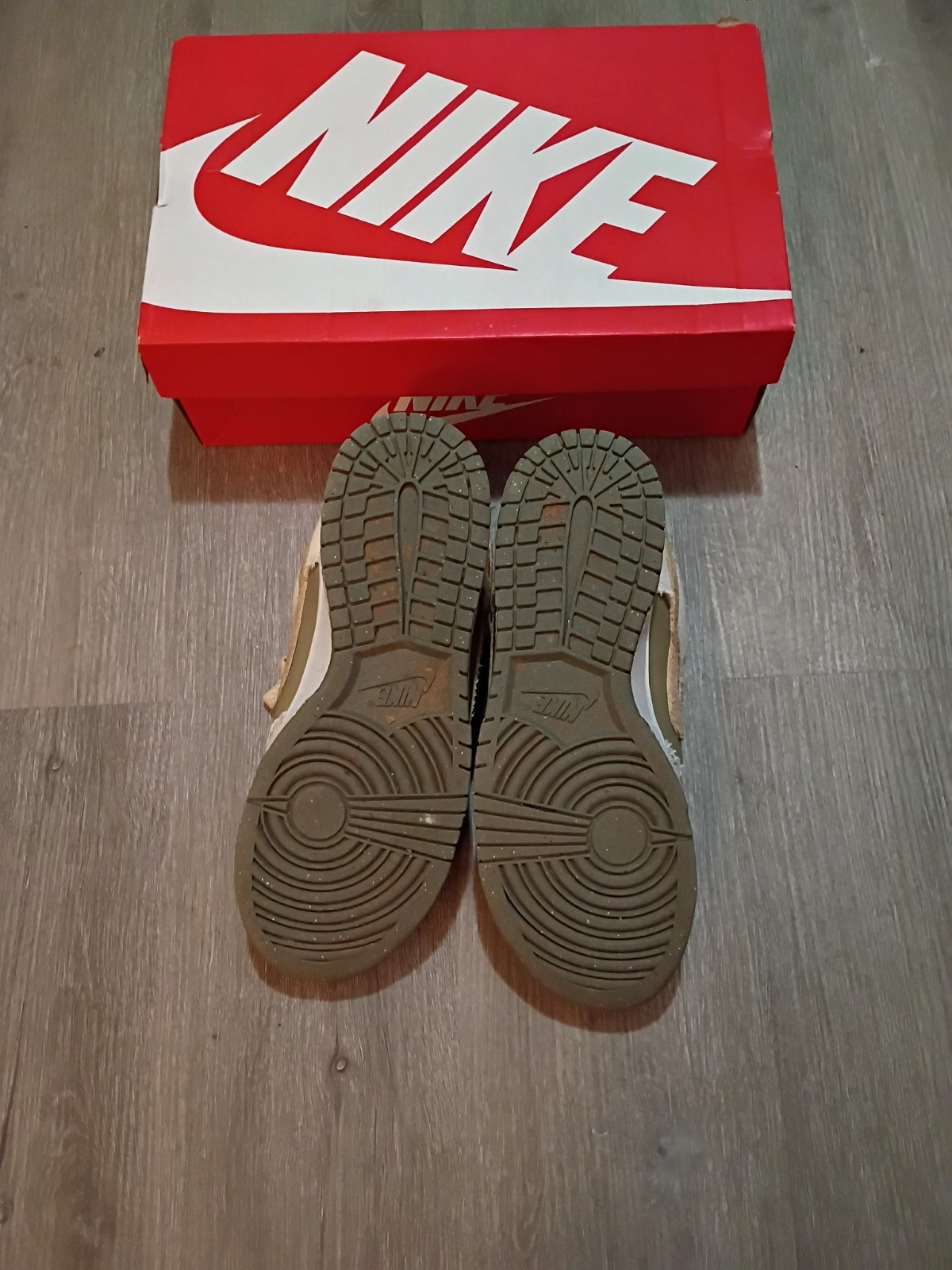 Size 9 – Nike Dunk Low Light Bone Dark Stucco W
