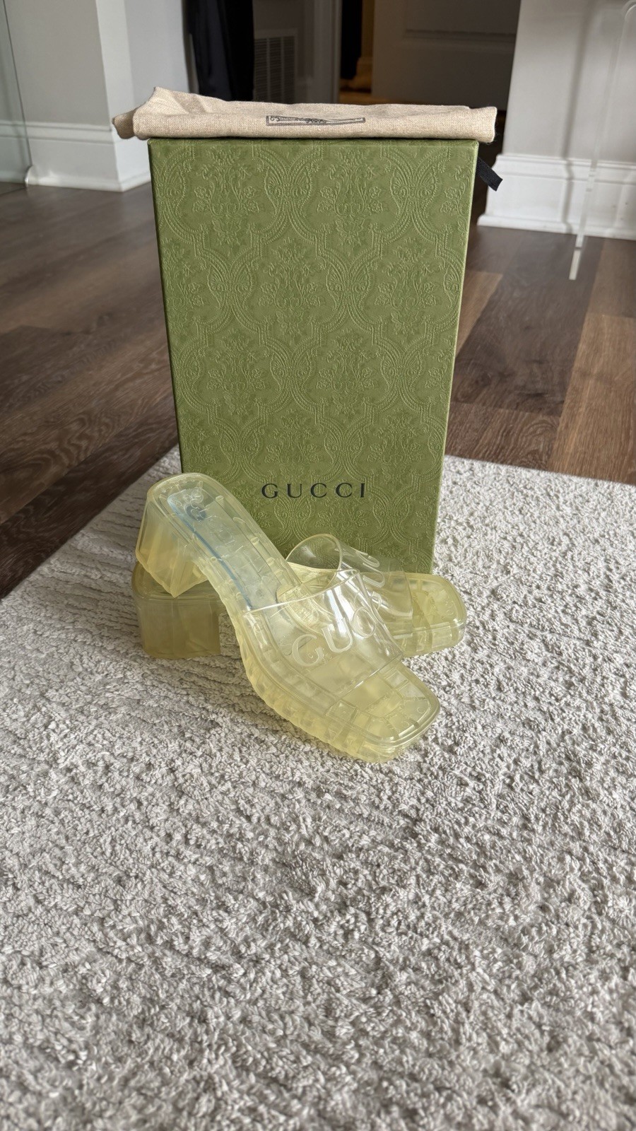 NWB $450 GUCCI TRANSPARENT RUBBER LOGO SLIDES SANDALS SIZE IT 36 US 6