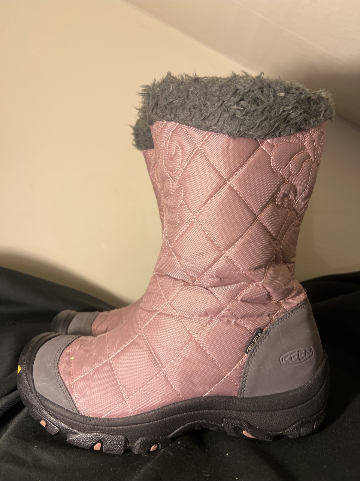 WOMENS KEEN BURLINGTON Insulation Pink Quilted Textile Zip Up Winter Boots 8M