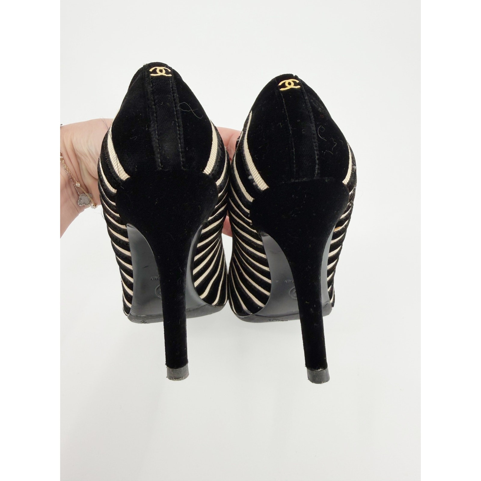 Chanel Pumps Striped Velvet Cap Toe Interlocking CC Logo Black White 39.5 9.5