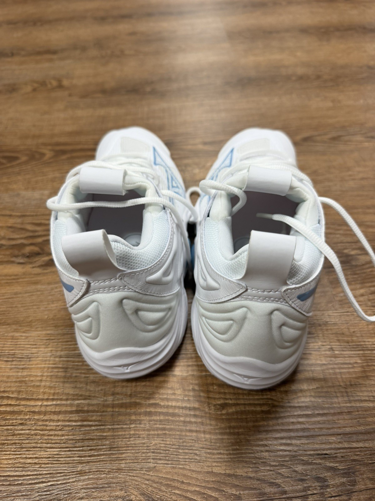 Mizuno Wave Momentum 3 Womens Volleyball Shoes White blue V1GC231208 Size 8