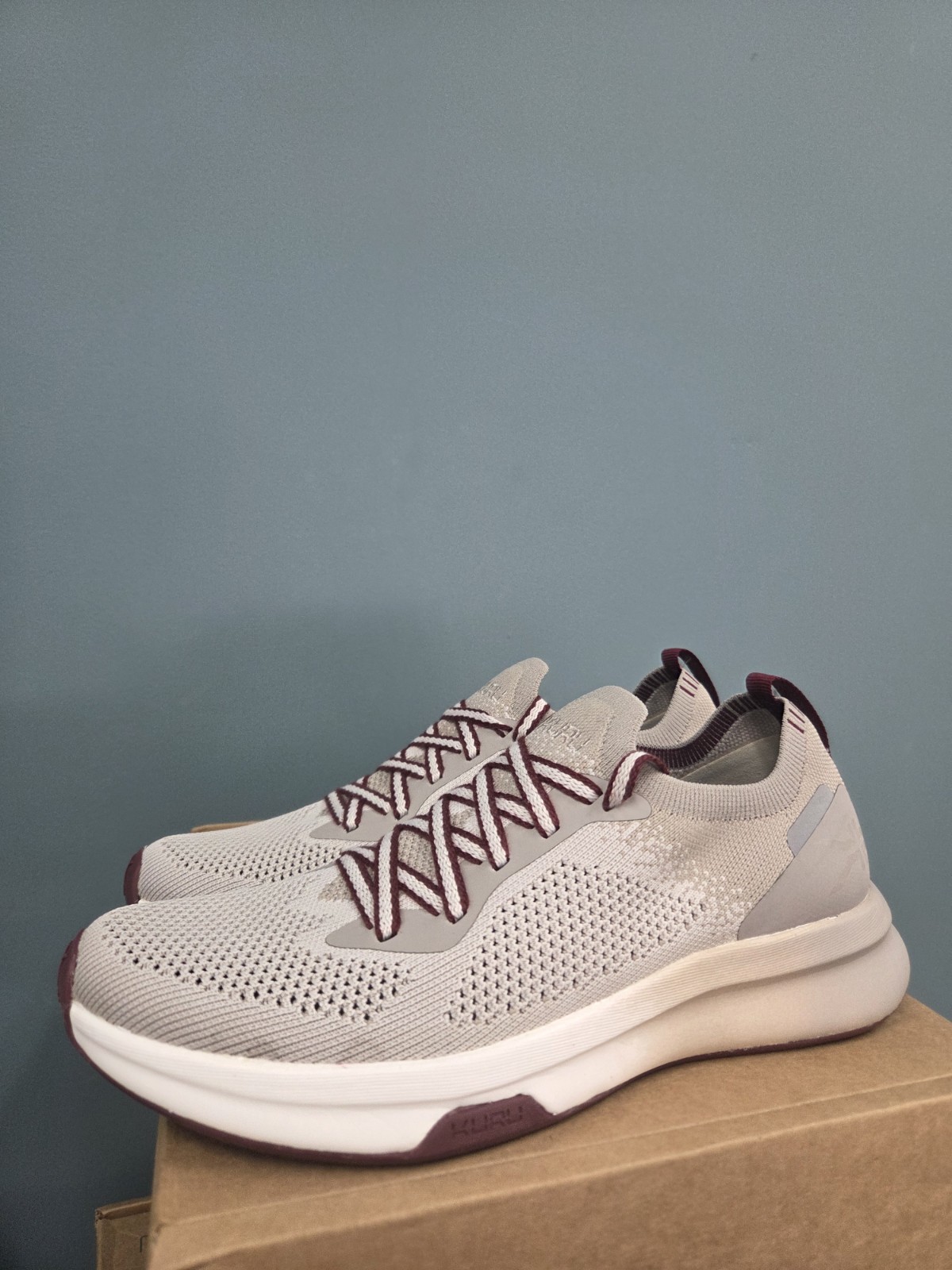 Womens 8.5! KURU Flux Knit Athletic Sneaker Vanilla Cream Maroon Breathable