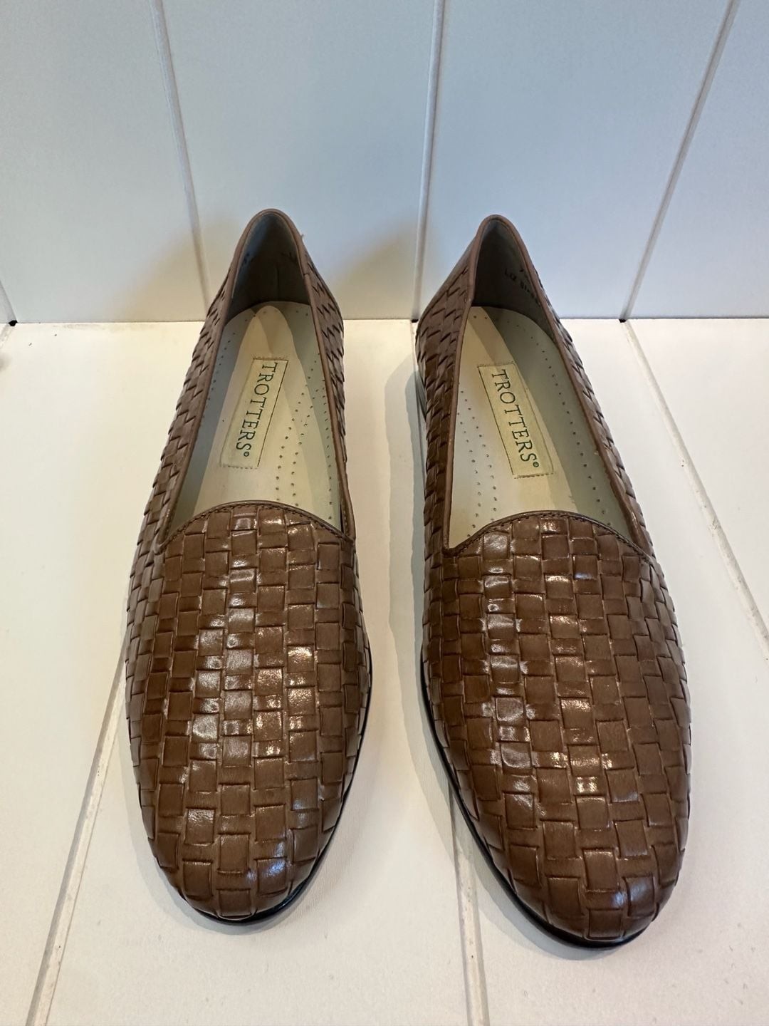 New! Trotters Liz Women’s Woven Brown Leather Loafers