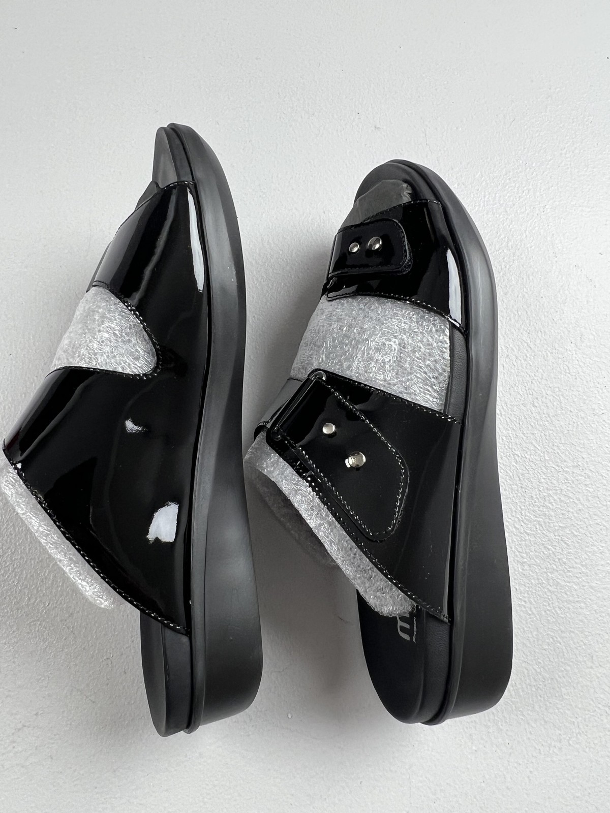 Munro Maclaine Shoes Womens Size 10.5W Black Patent Slide Sandals Wedge Comfort