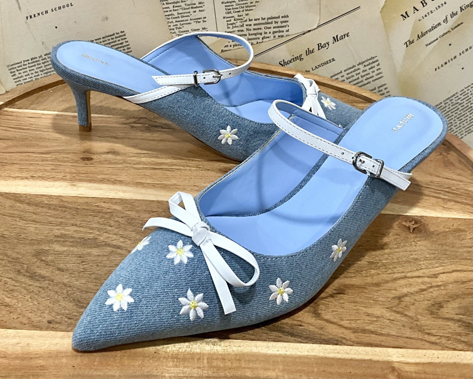 Anthropologie Maeve Bow Kitten Heel Mules Demin White Daisy Embroidery 10 NEW