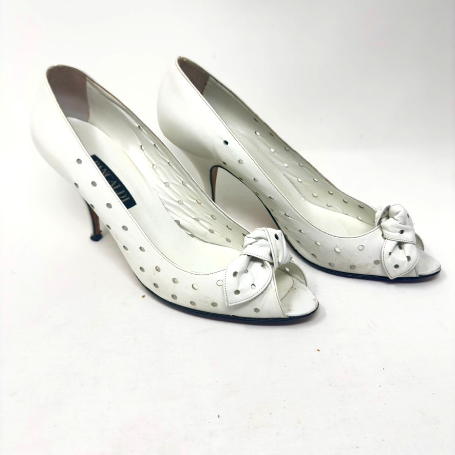 Pancaldi Heels Size 10AA White Kid Leather Bow Toe Detail 3.5in Heel