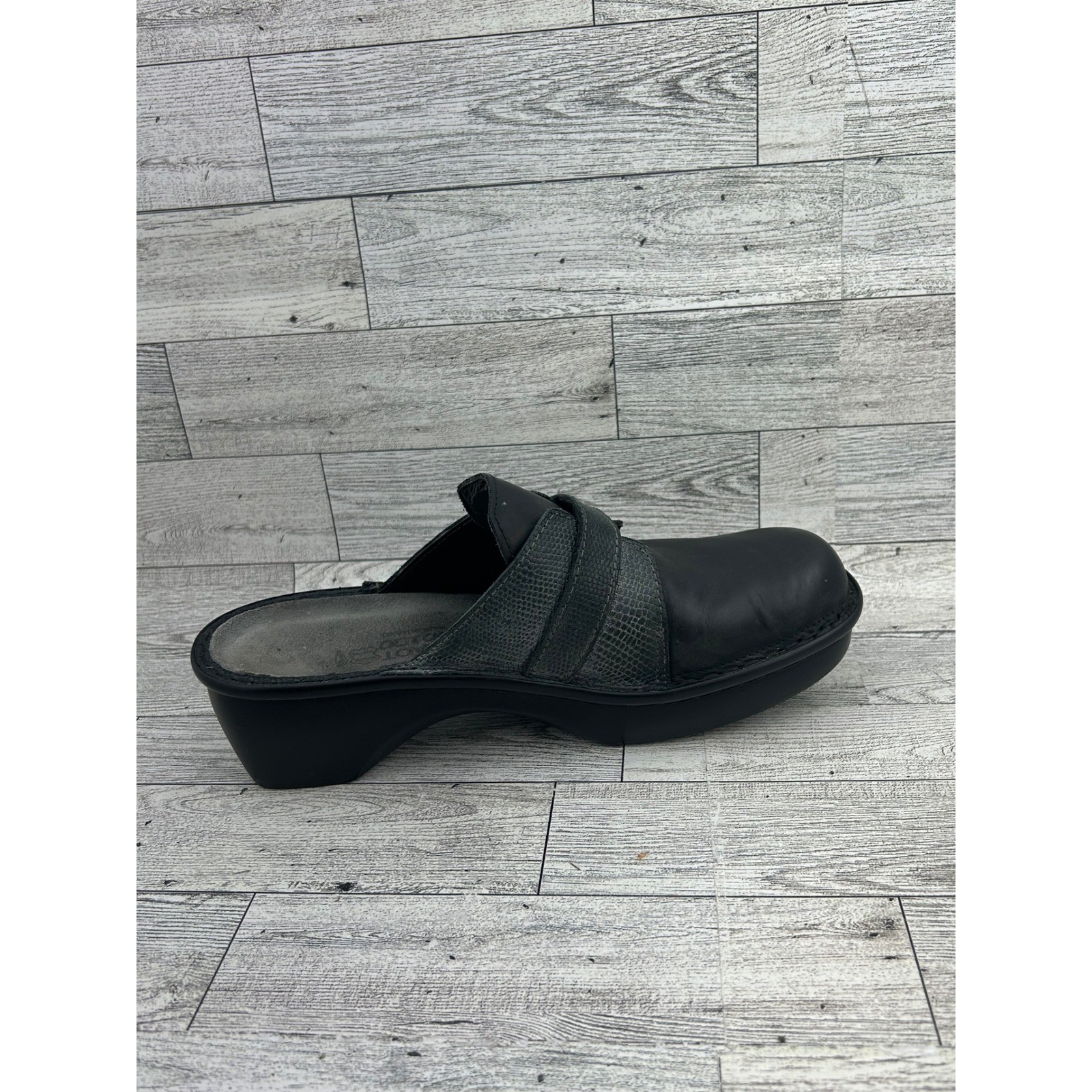 Naot Black Leather Mules Clogs Buckle Comfort Shoes Women Size 6-6.5
