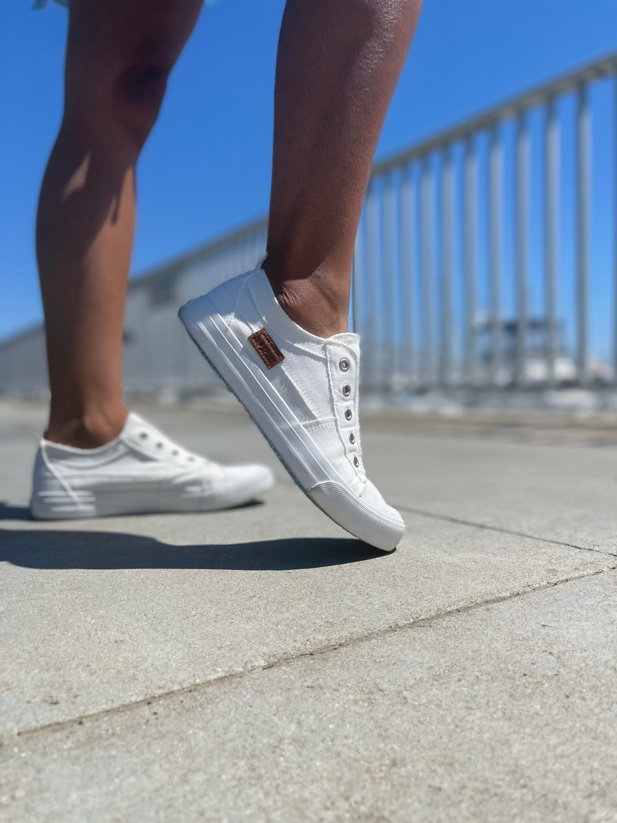 New Women Shoes Low Top Tennis Canvas Sneakers Unisex Fashion Slip-on Flats