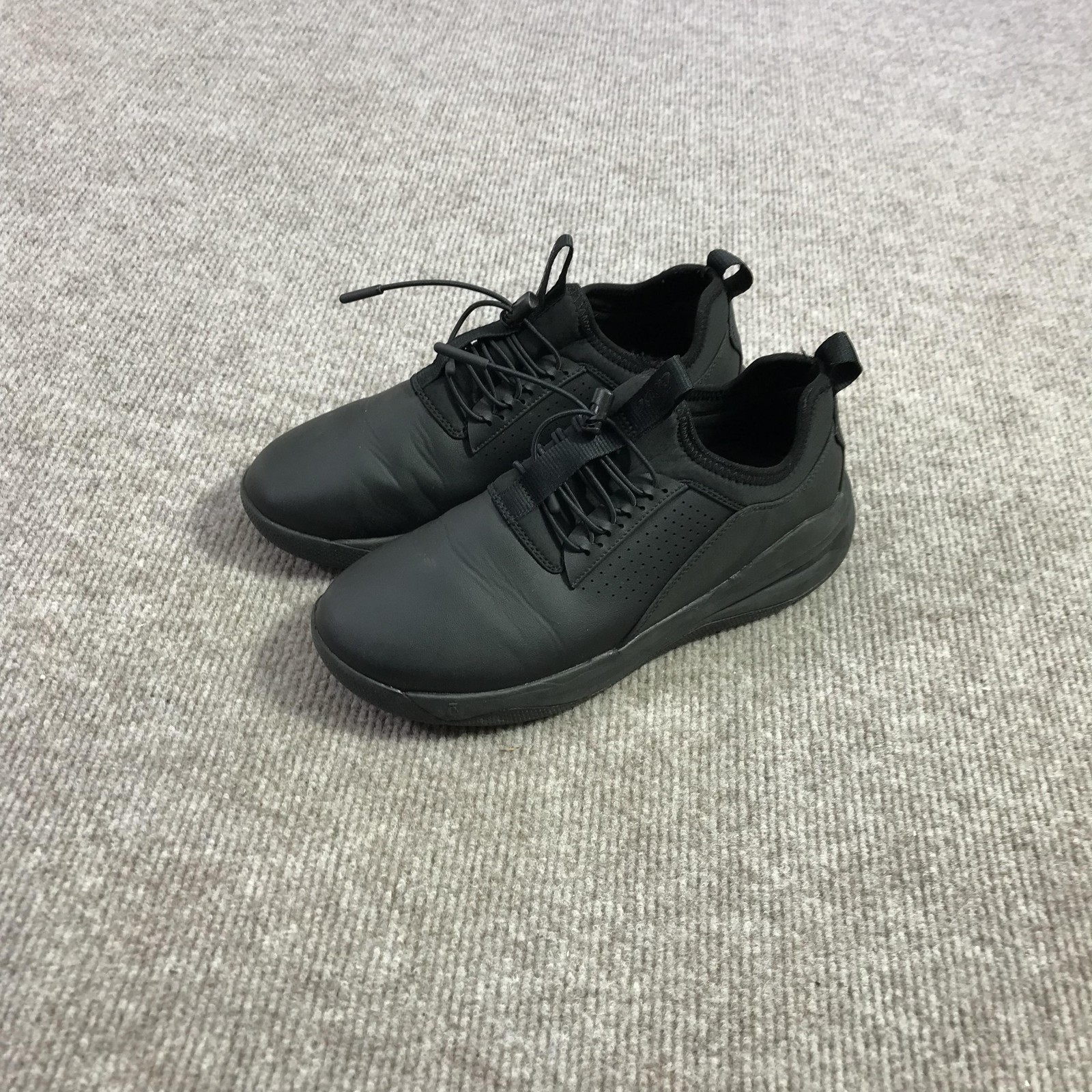 Clove Shoes Womens Size 8.5 Black Slip Resistant Nursing Work Sneakers Comfort