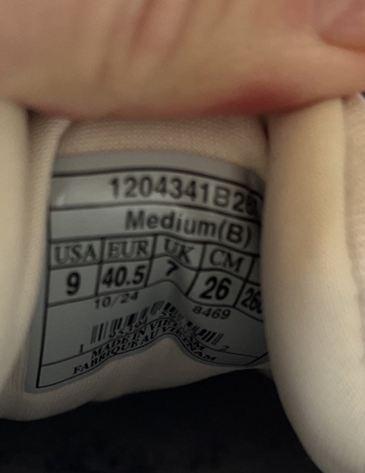 Brooks Glycerin 22 Beige Running Shoes Sneaker Womens Size 9 1204341B263