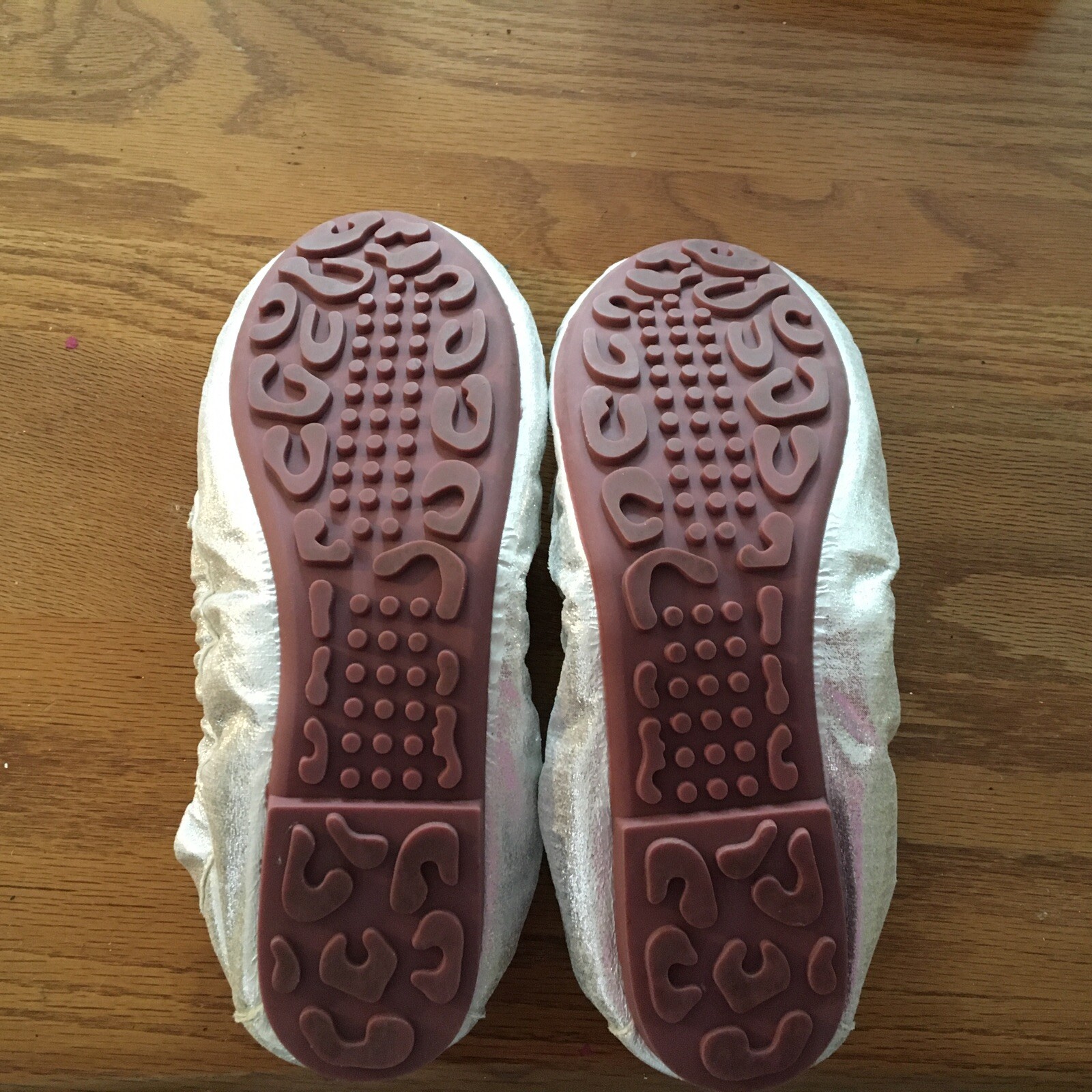 silver slippers/flats shoes women’s 8.5 (NIB)