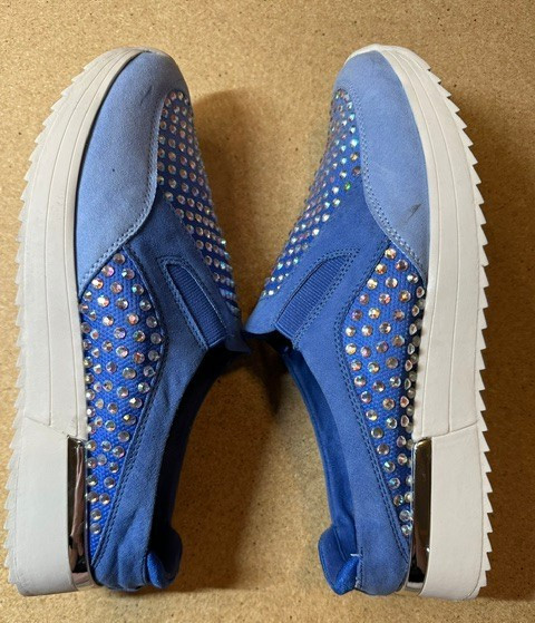 Kenneth Cole Reaction Platform Sneaker Womens 8.5 Blue Suede Rhinestone NWOT
