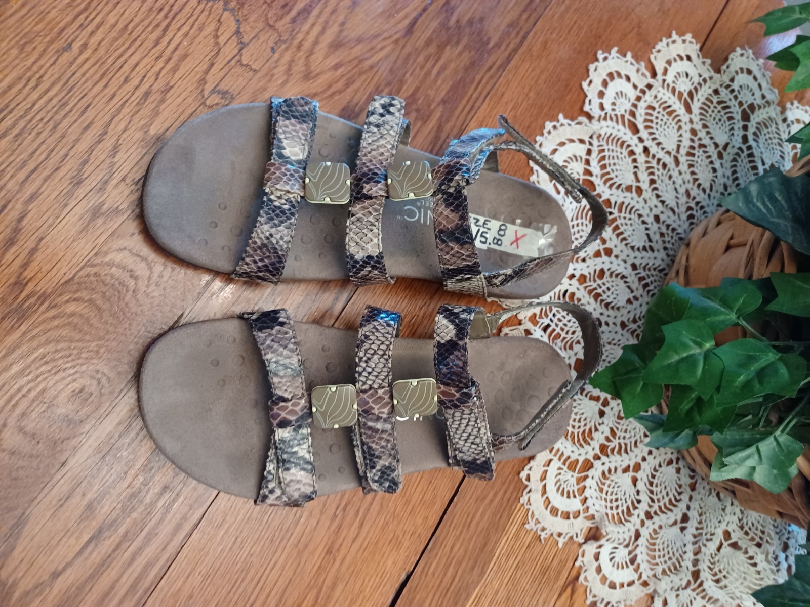 Womens Snakeskin Orthoheel Sandals size 8M