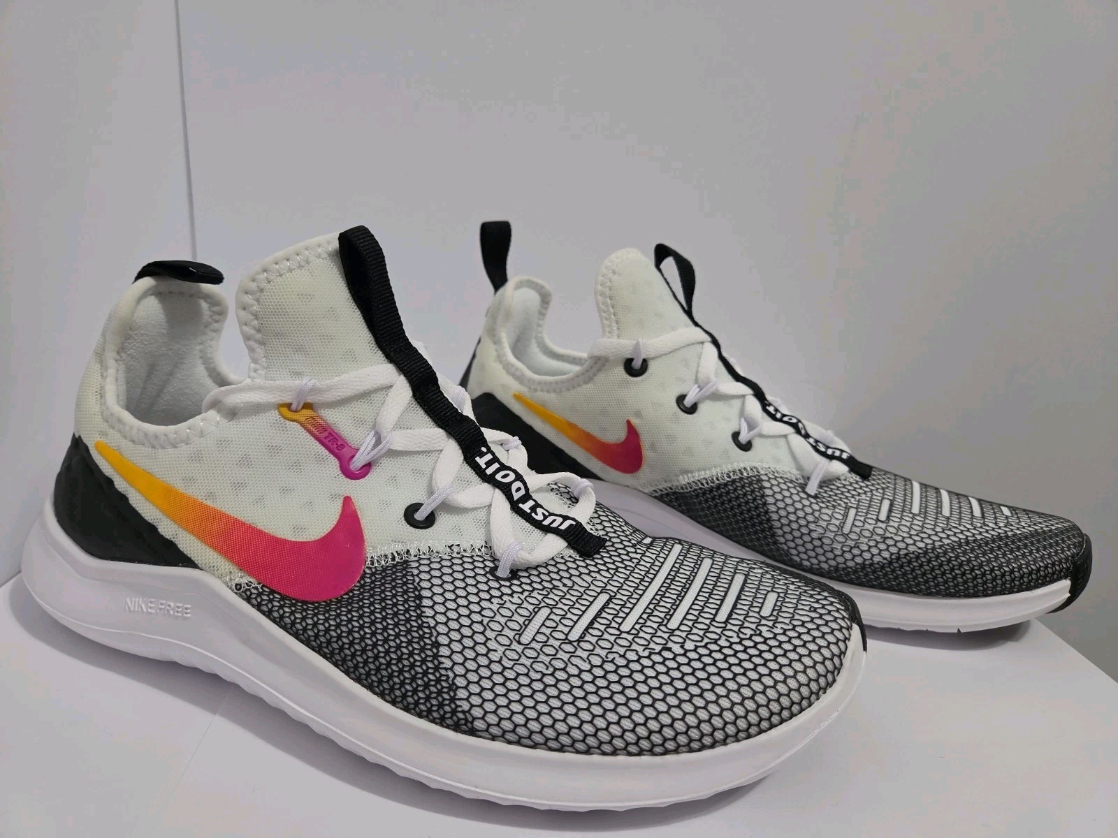 Size 8 Womens – Nike Free TR 8 Laser Fuchsia Training Shoes 942888-008