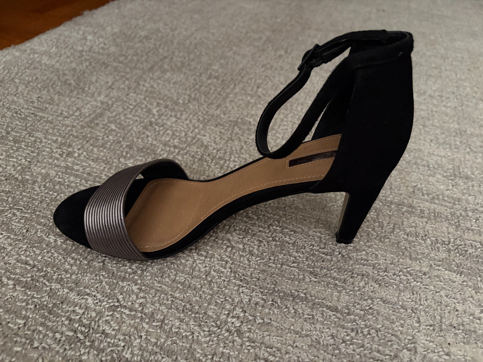 Tahari womens shoes black sued and gunmetal straps, size 9.5 Brand new