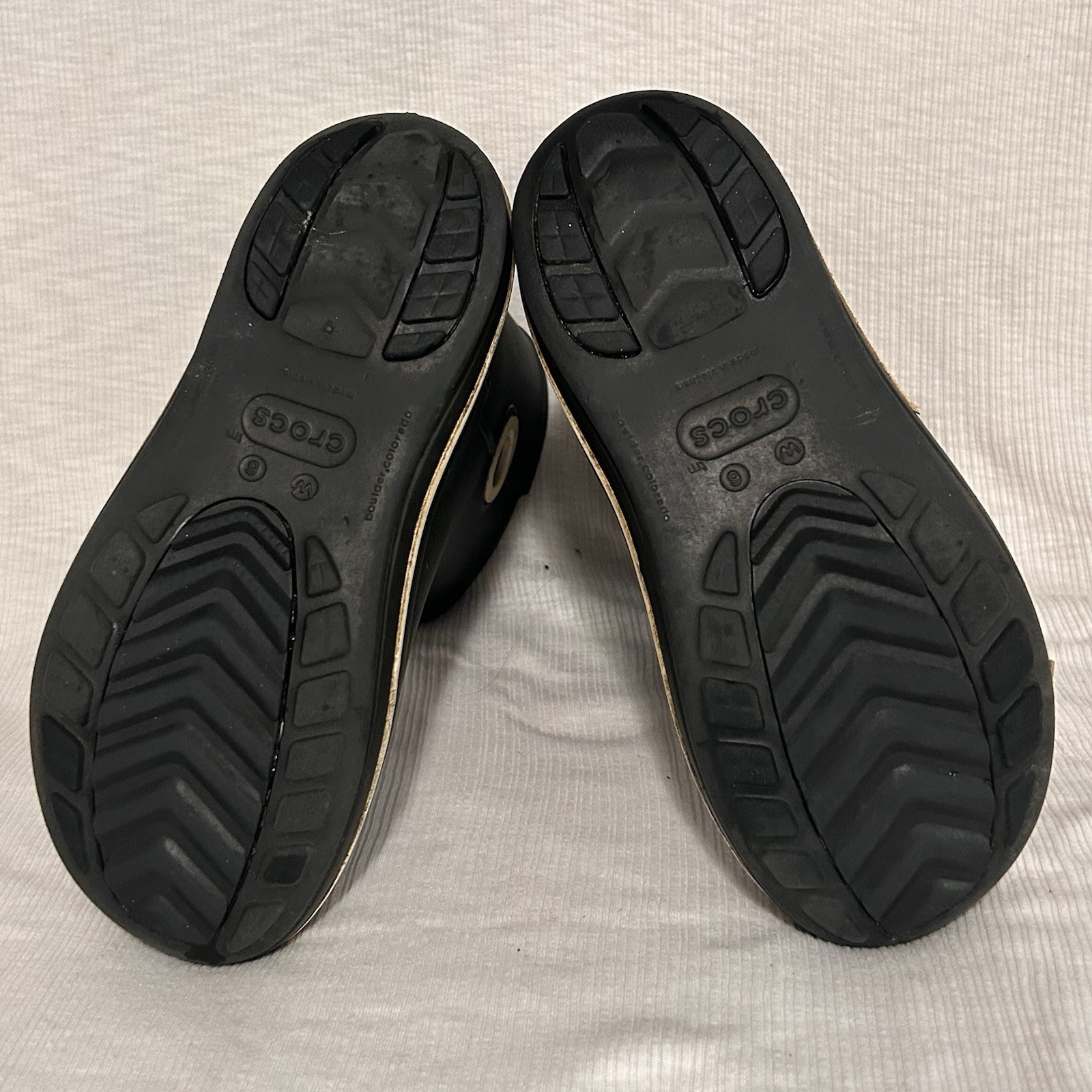Crocs Women’s Black Jaunt Shorty Pull-on Rain Boot – Size 6 FLAW