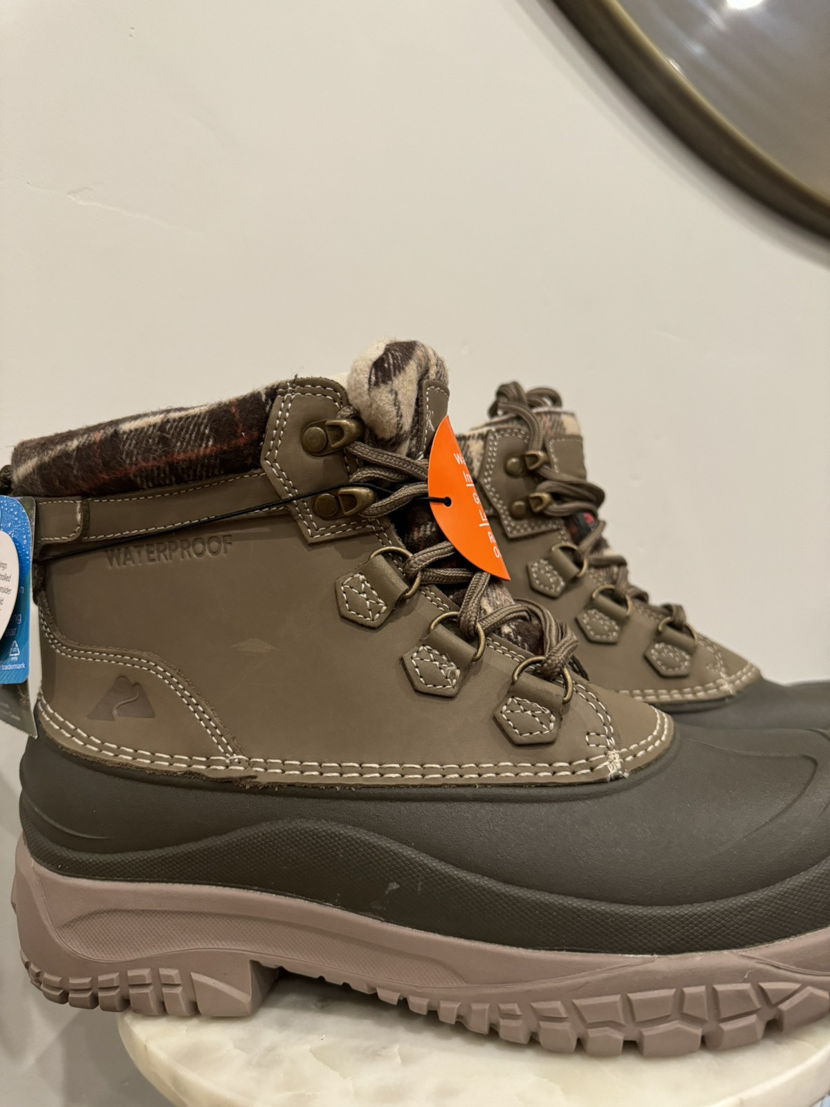 Ozark Trail Women’s Classic Shell Winter Boots, Size 11