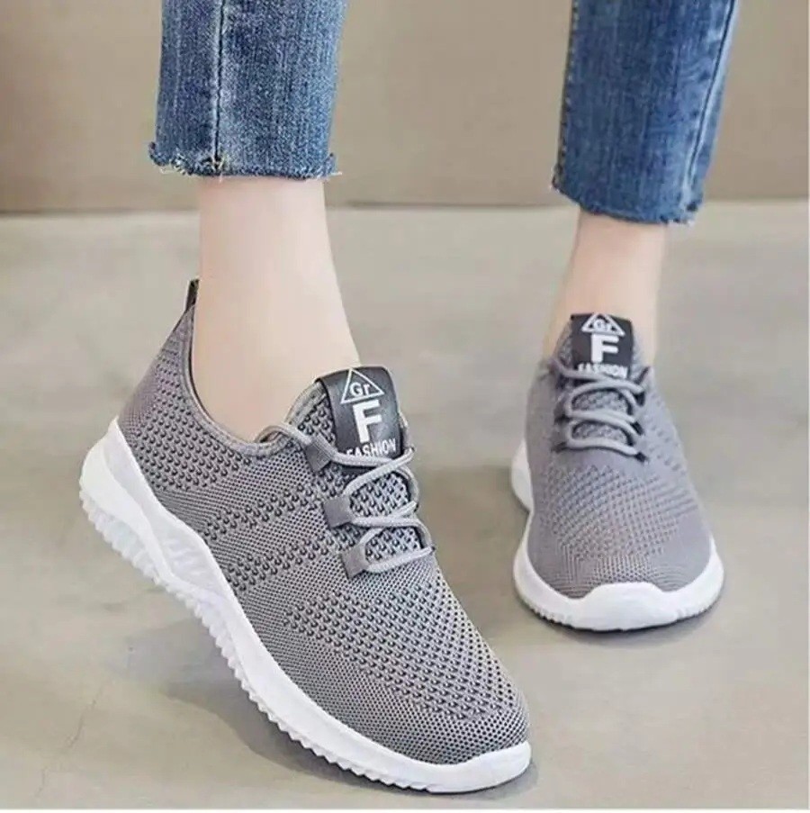 Women’s Lightweight Walking Sneakers Breathable Mesh Upper Non-Slip Outsole Comf
