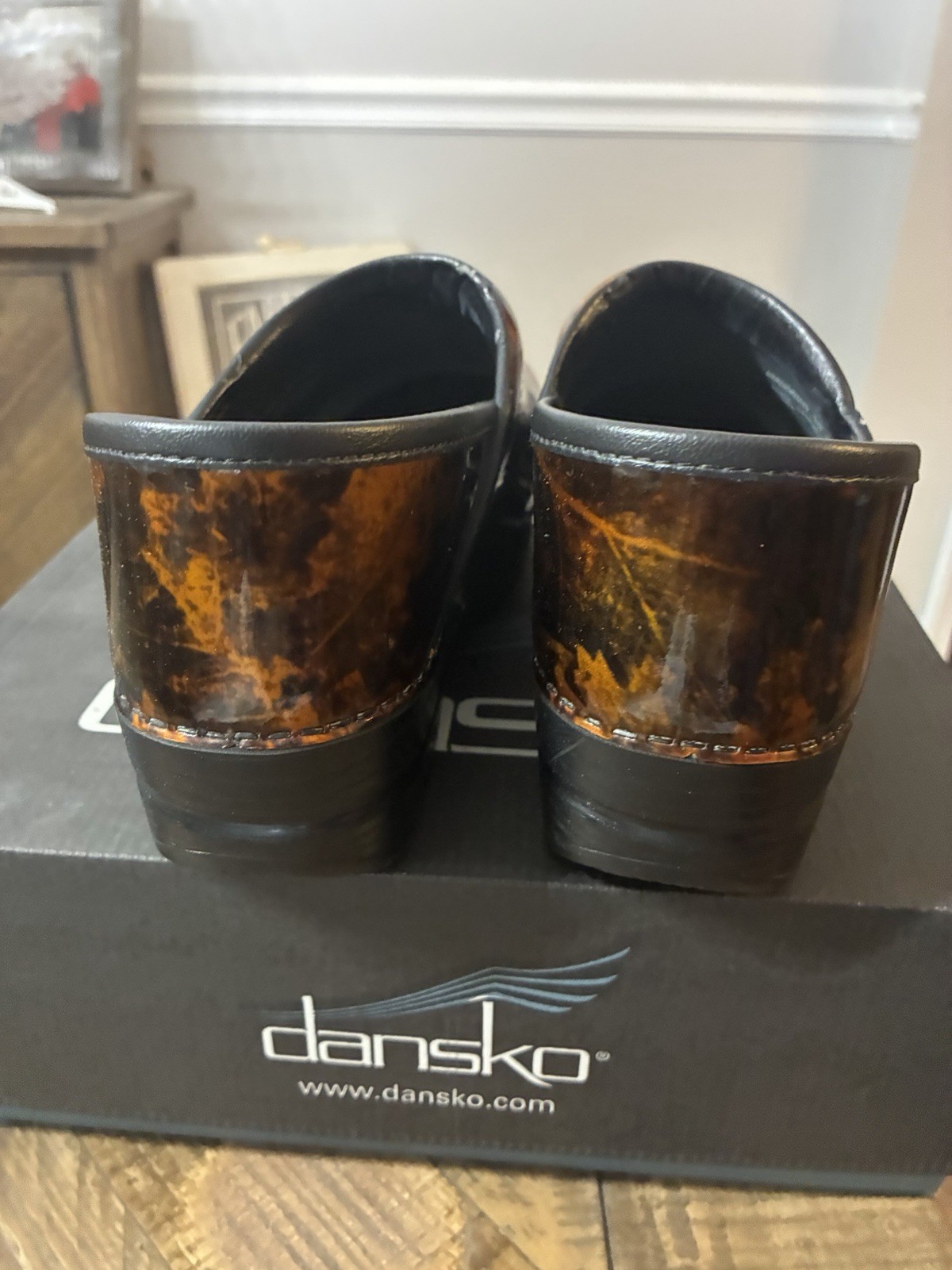 Dansko Professional Patent Leather Leaf Clog Copper/Brown Slip-On EU 39