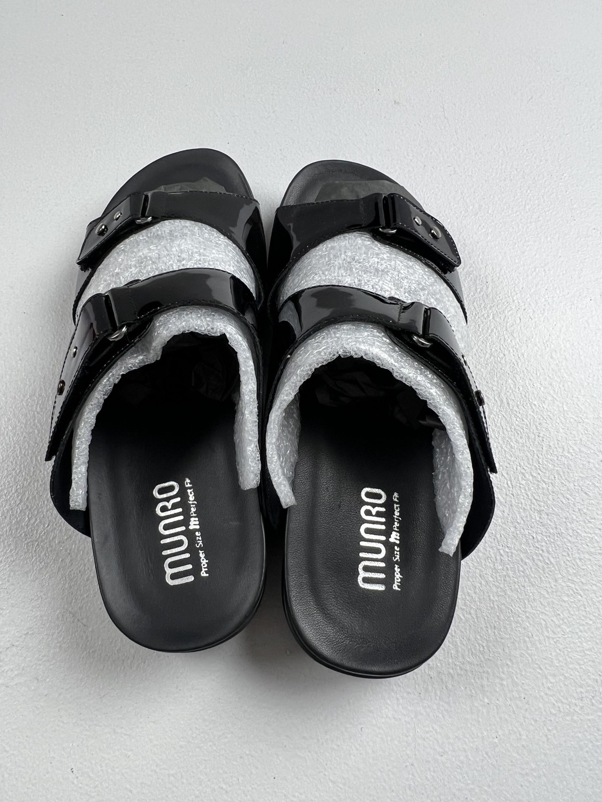 Munro Maclaine Shoes Womens Size 10.5W Black Patent Slide Sandals Wedge Comfort