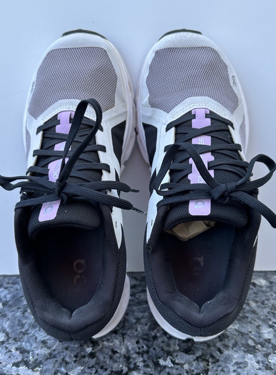 On Running Cloudrunner White Heron Shoes Women’s US 8.5 Grey Lavender Athletic