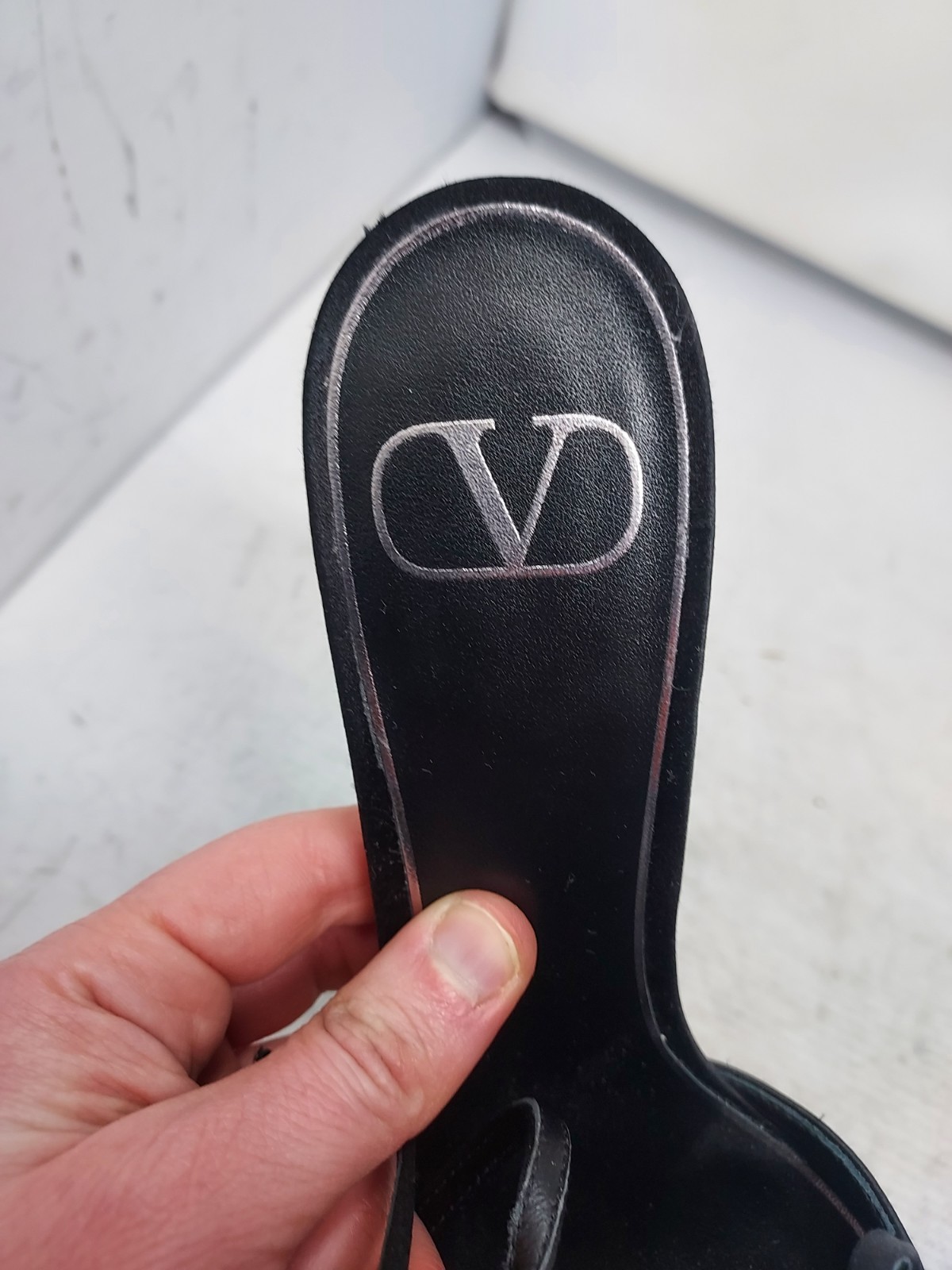 Valentino Garavani EU 39.5 US 9.5 V Logo Crystal Black Slingback Heel Shoe