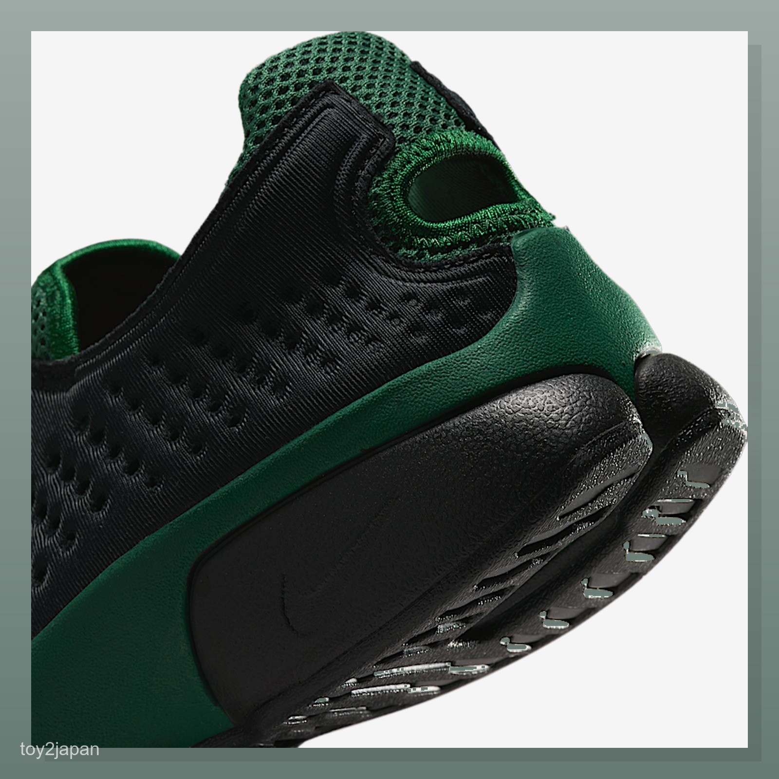 Nike WMNS Rift 2 IQ8006-002 Black Team Dark Green Fire Red Women’s Size New