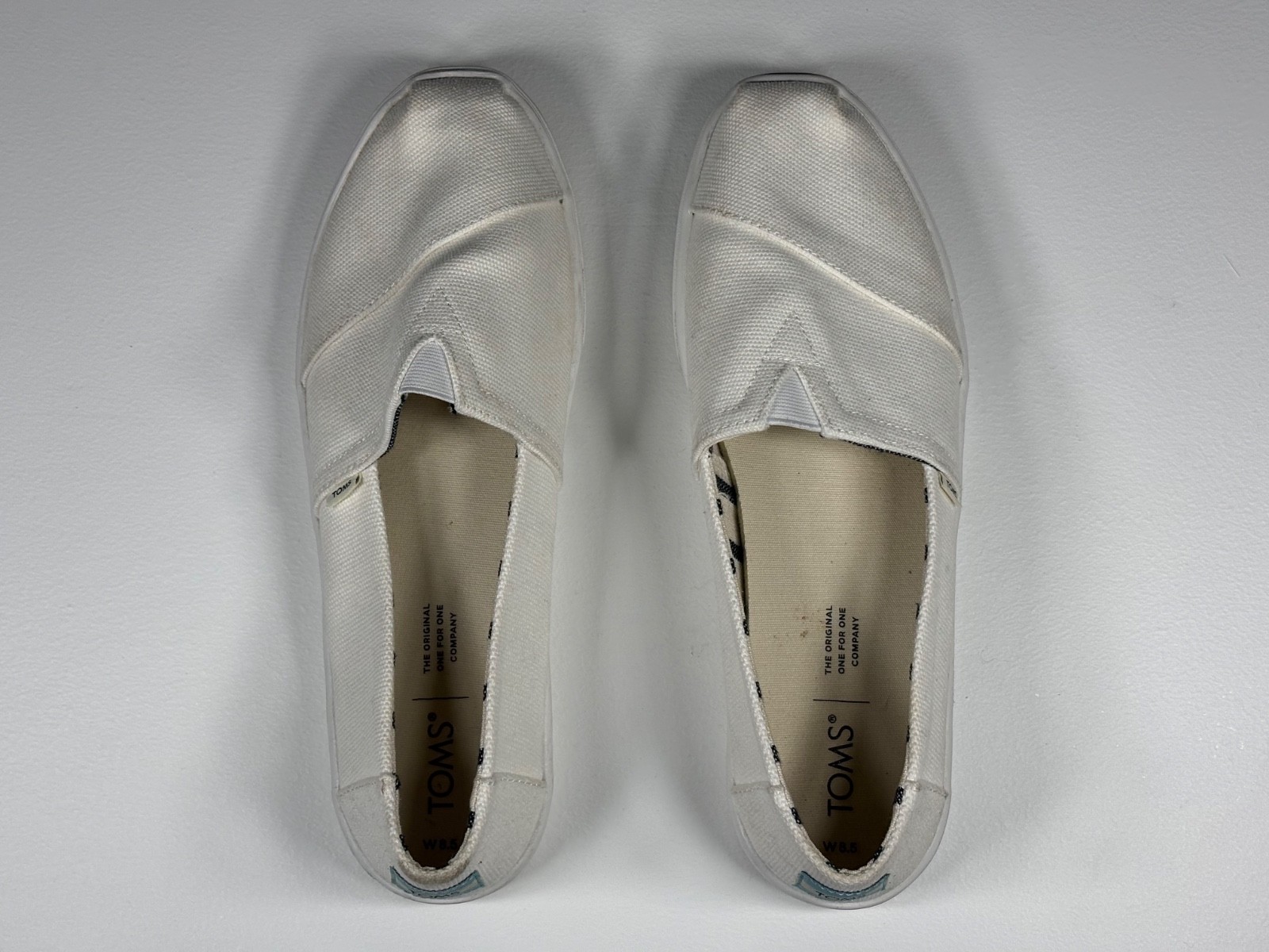 TOMS Flats Women 8.5 White Canvas Boat Shoes Casual Coastal Travel Comfort