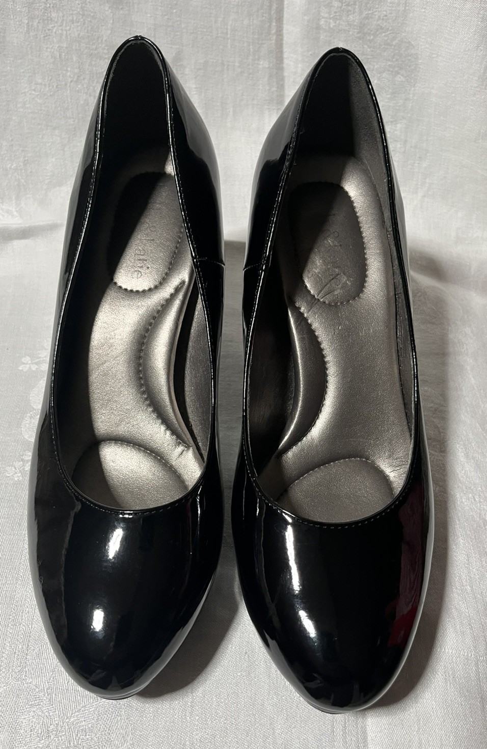 Kelly & Katie Black Patent Pumps Round Toe Cushion Comfort Slip On Shoe Sz 8.5