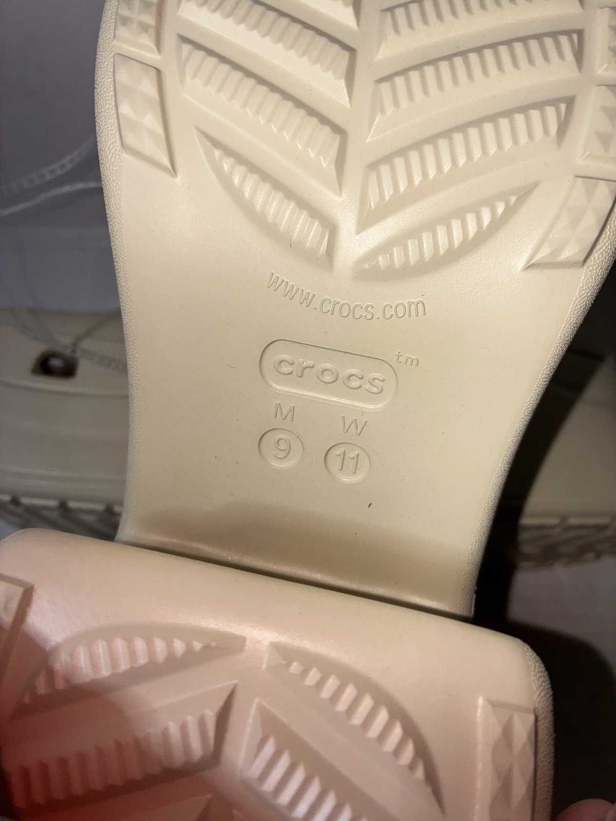 NWT CROC Siren Platform Clogs in Bone (off-white) Mens Sz 9/ Women’s Sz 11 Crocs
