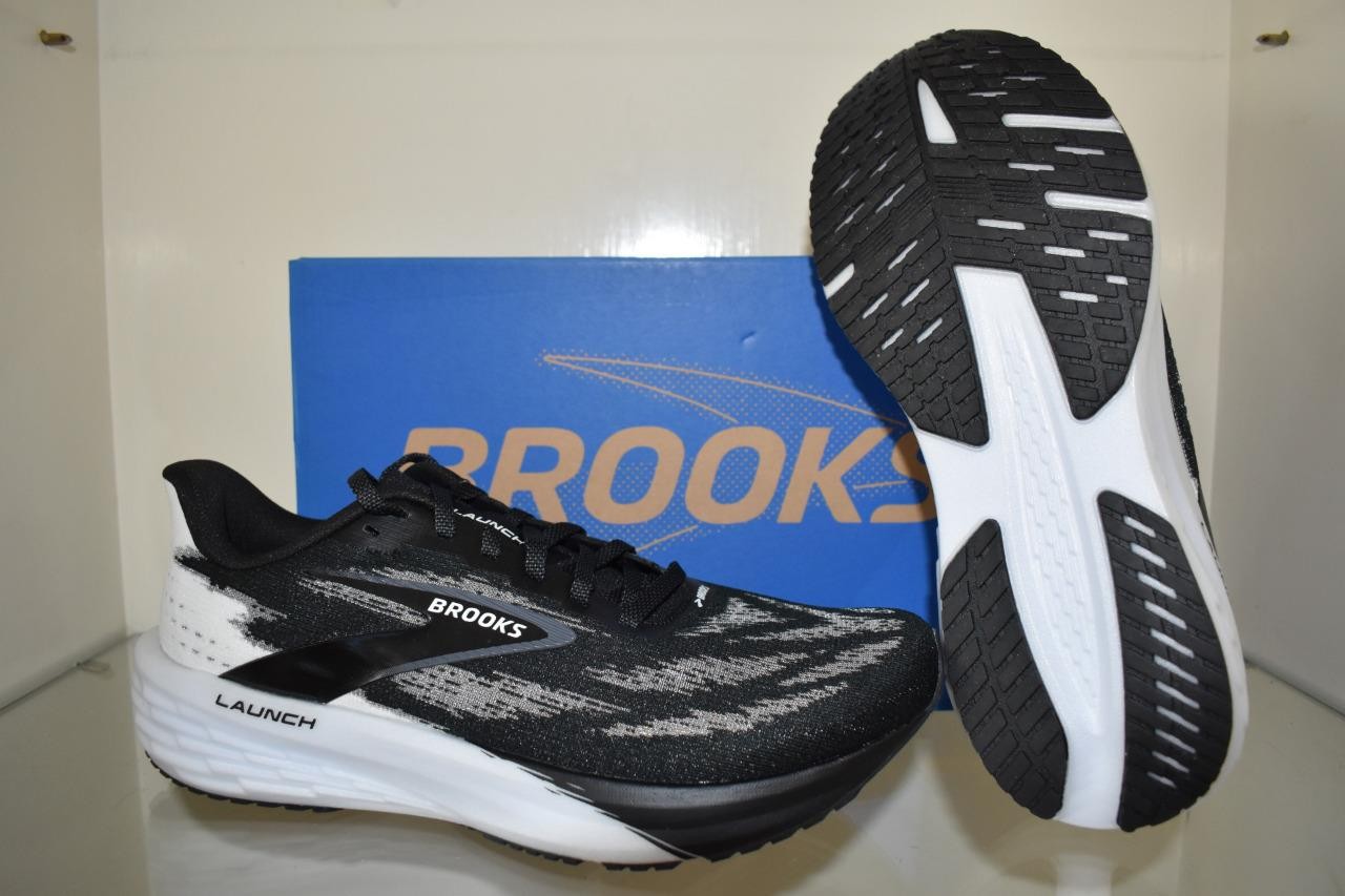 Brooks Launch 11 Women’s Running Shoes 120439 1B 087 Black/White NIB