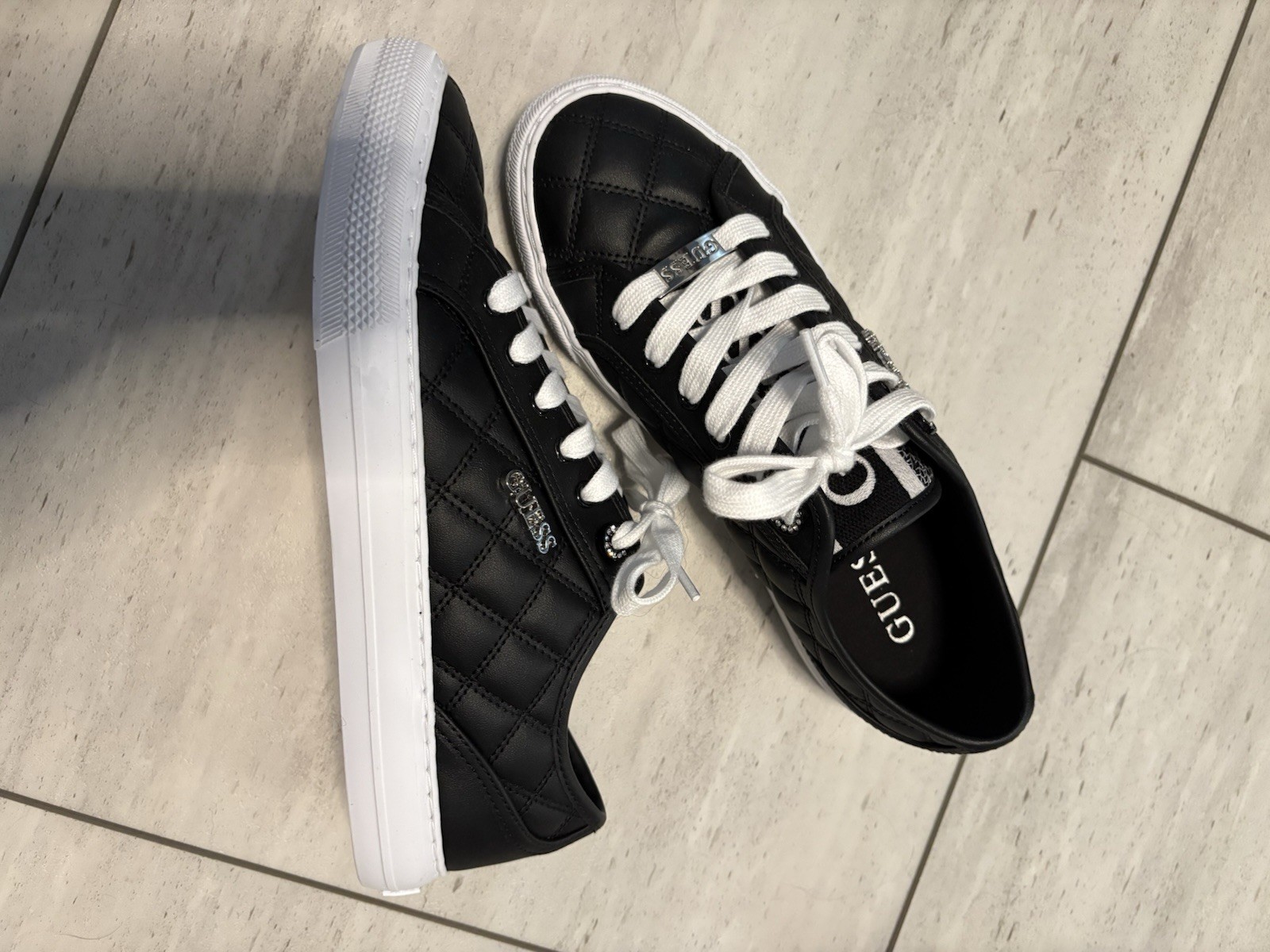 GUESS Quilted Logo Lace Up Black White Low Top Sneakers Textile Upper