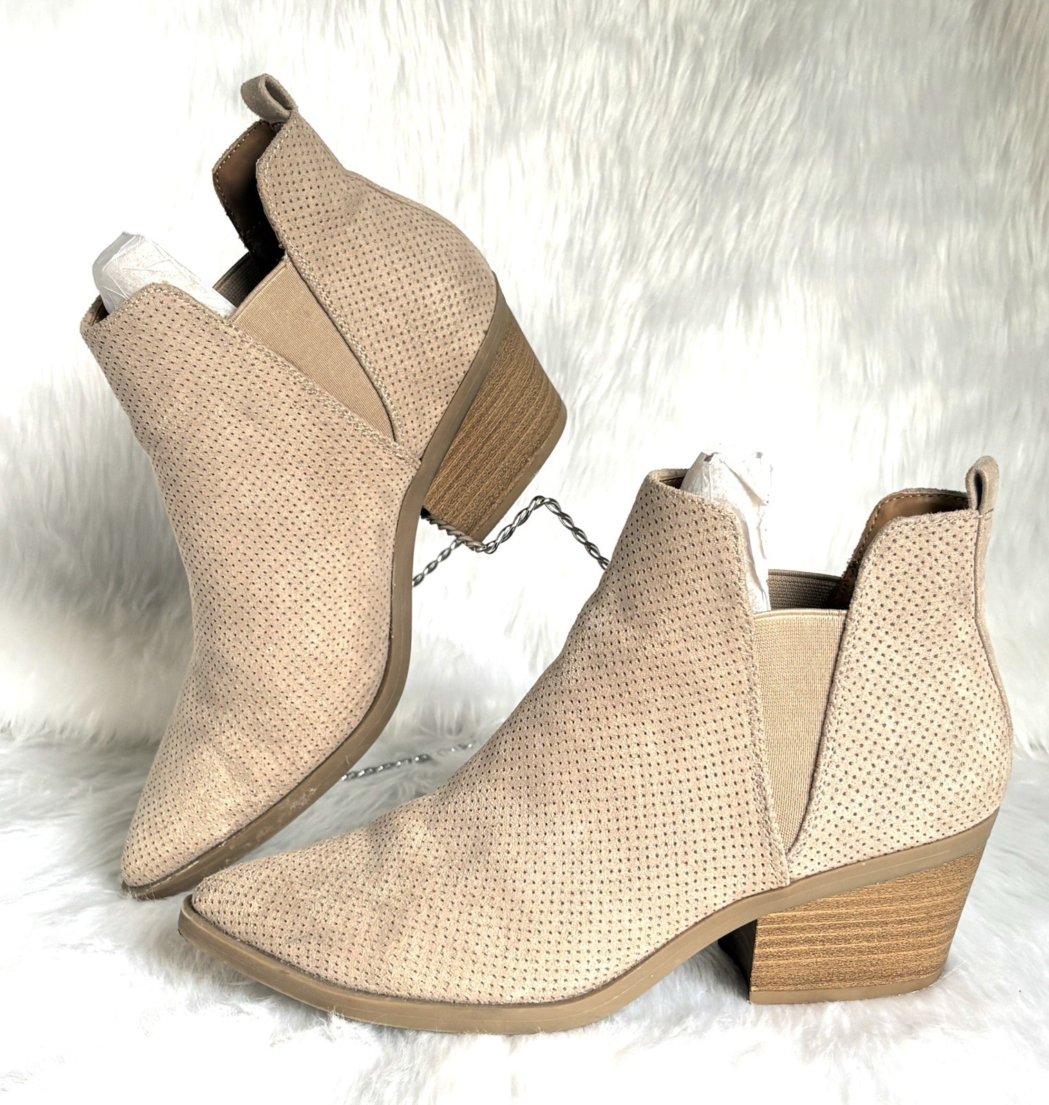 Universal Thread Women’s Vegan Micro Suede Booties Toupe Size 7 Boho Cottage