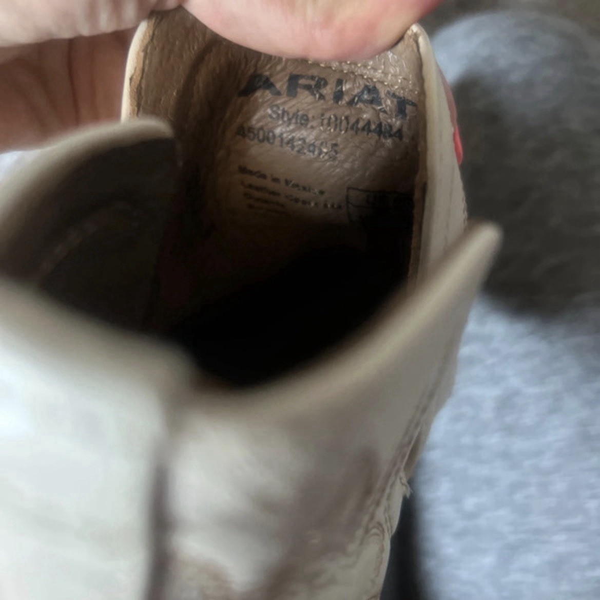 Women’s Ariat Women’s Dixon Ivory Leather Western Bootie 9