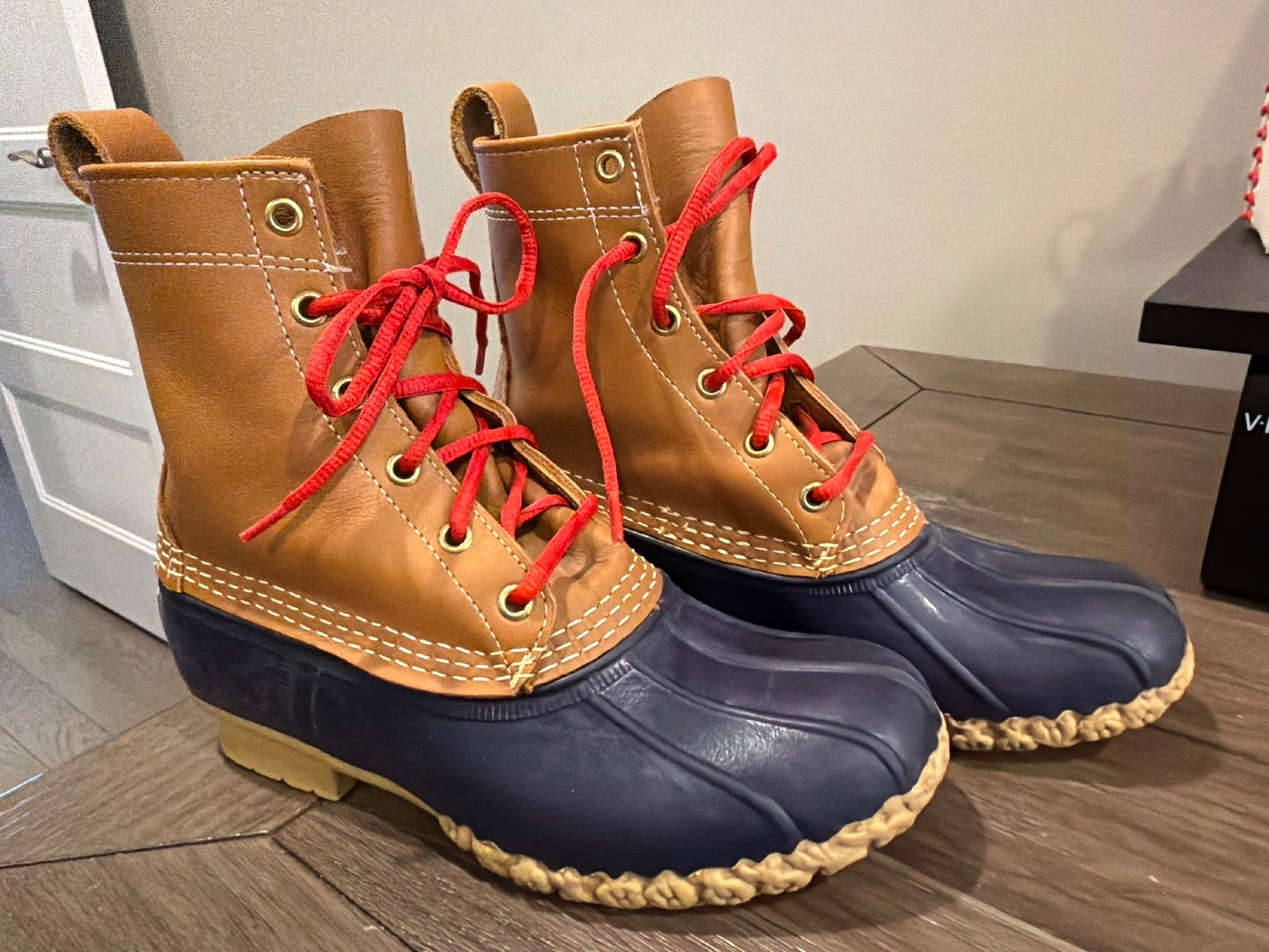 L.L.BEAN Classic 8″ Unlined Tan Leather Navy Blue Waterproof Duck Boot Women’s 7