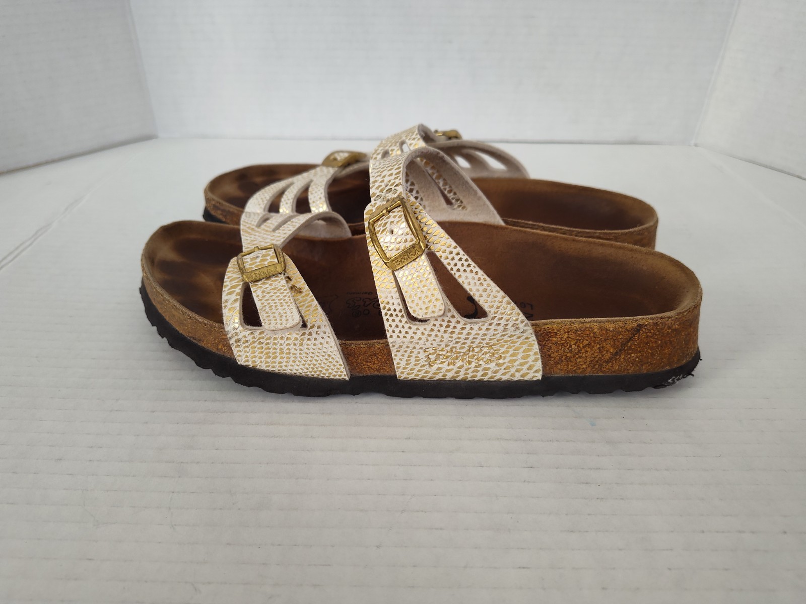 Birkenstock Birki’s Granada Sandals Women’s Size 6 White/Gold Slip on Slides